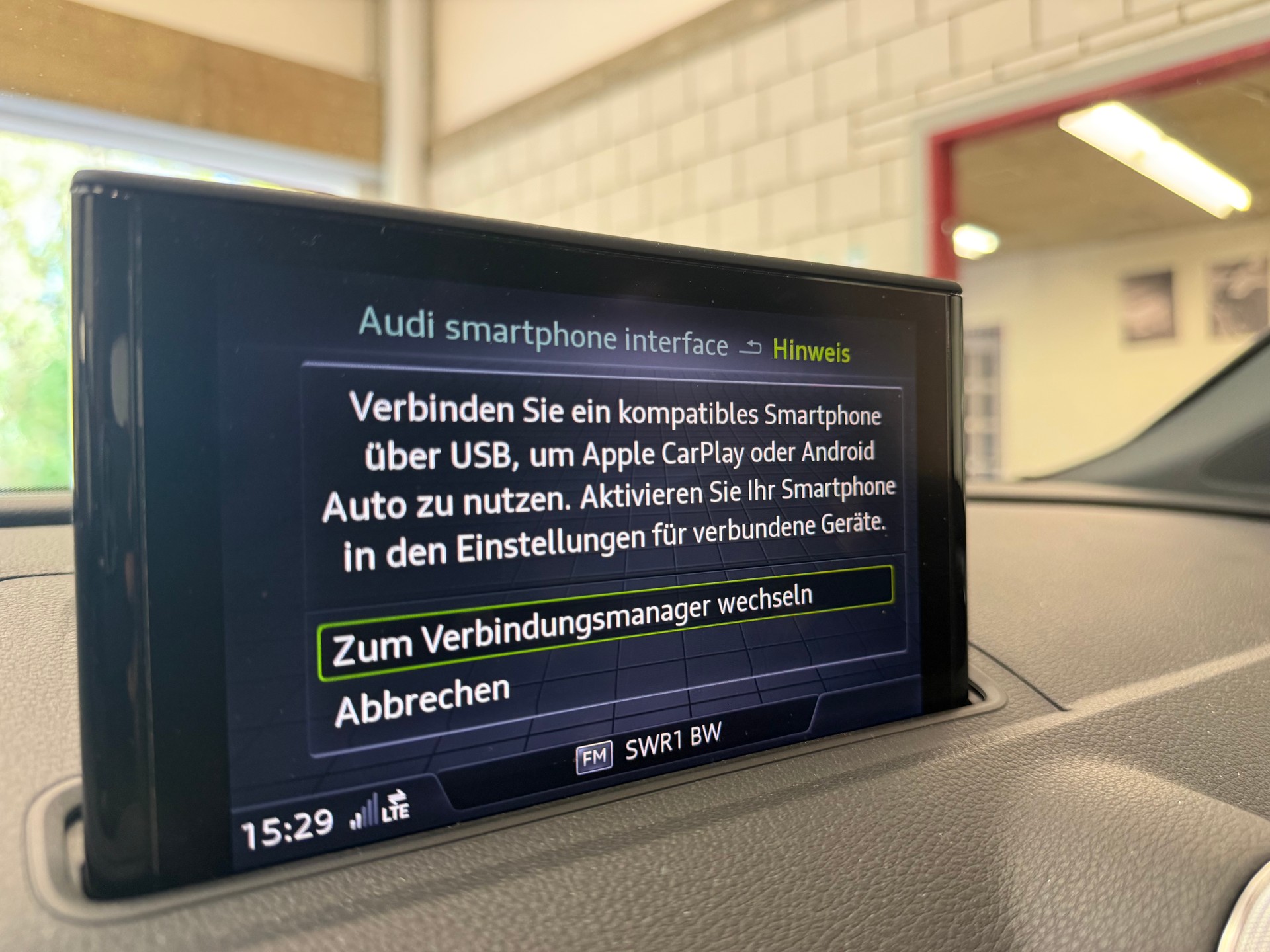 AUDI S3 Sportback 2.0 T FSI quattro S-Tronic-image-24