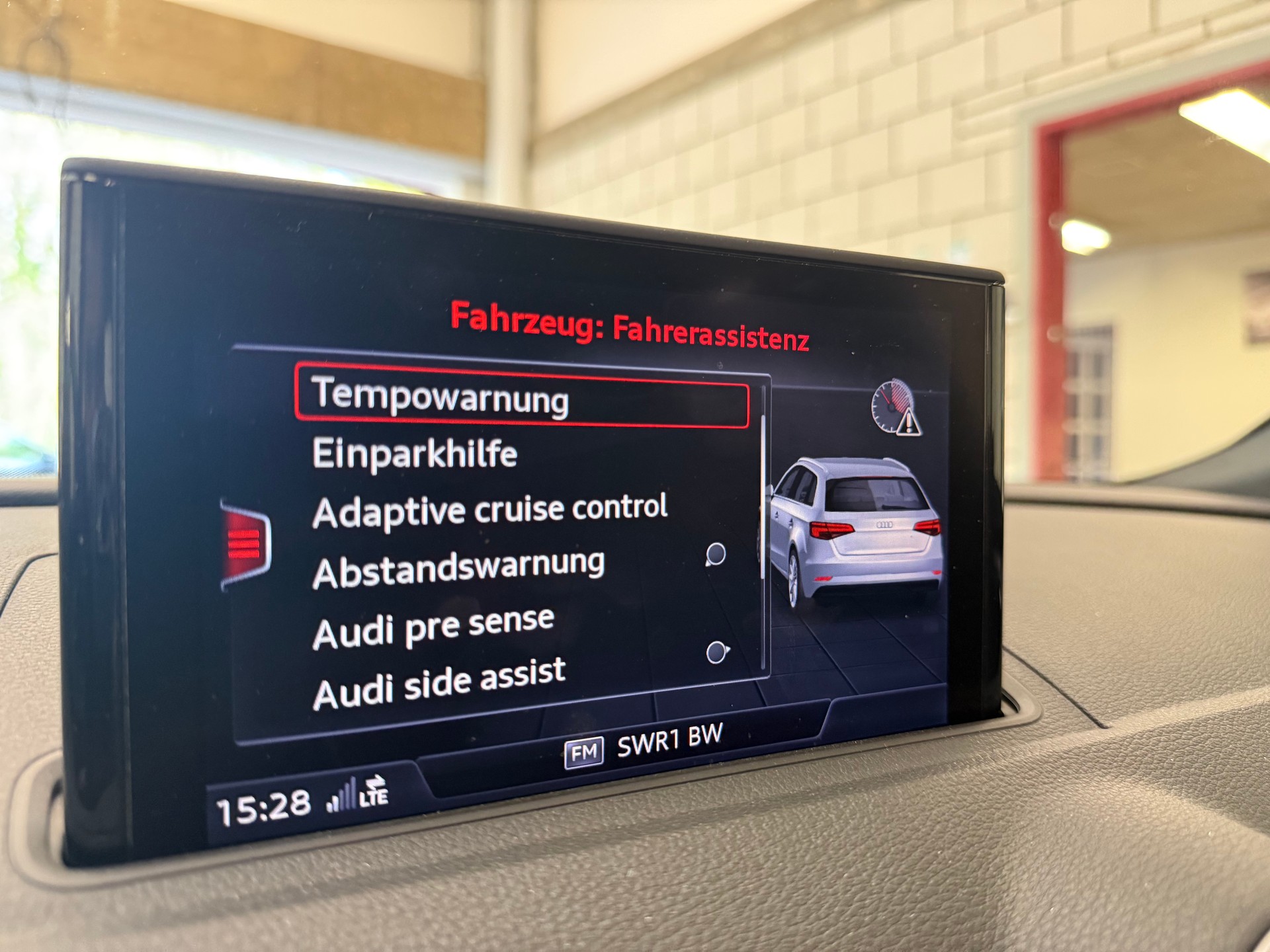 AUDI S3 Sportback 2.0 T FSI quattro S-Tronic-image-22