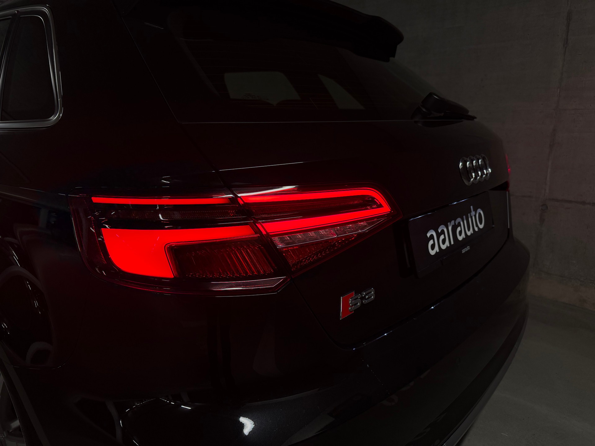 AUDI S3 Sportback 2.0 T FSI quattro S-Tronic-image-7