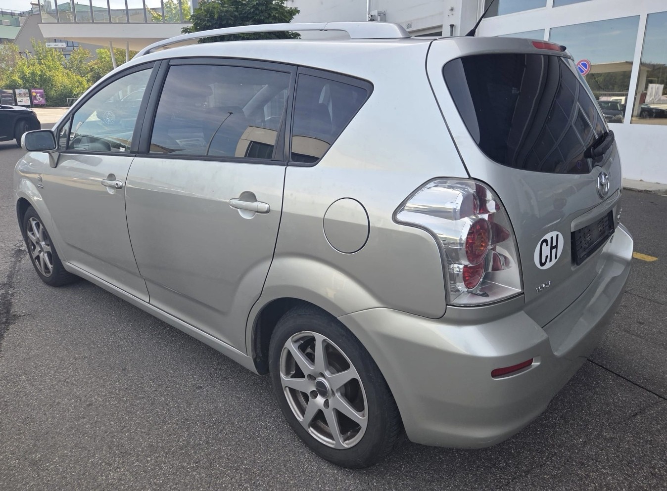 TOYOTA Corolla Verso 2.2 D-4D CleanP. Linea Sol Prem.-image-4