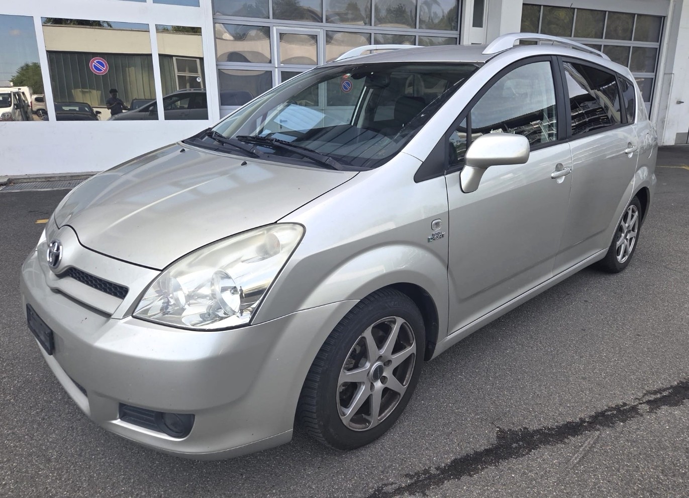 TOYOTA Corolla Verso 2.2 D-4D CleanP. Linea Sol Prem.-image-1