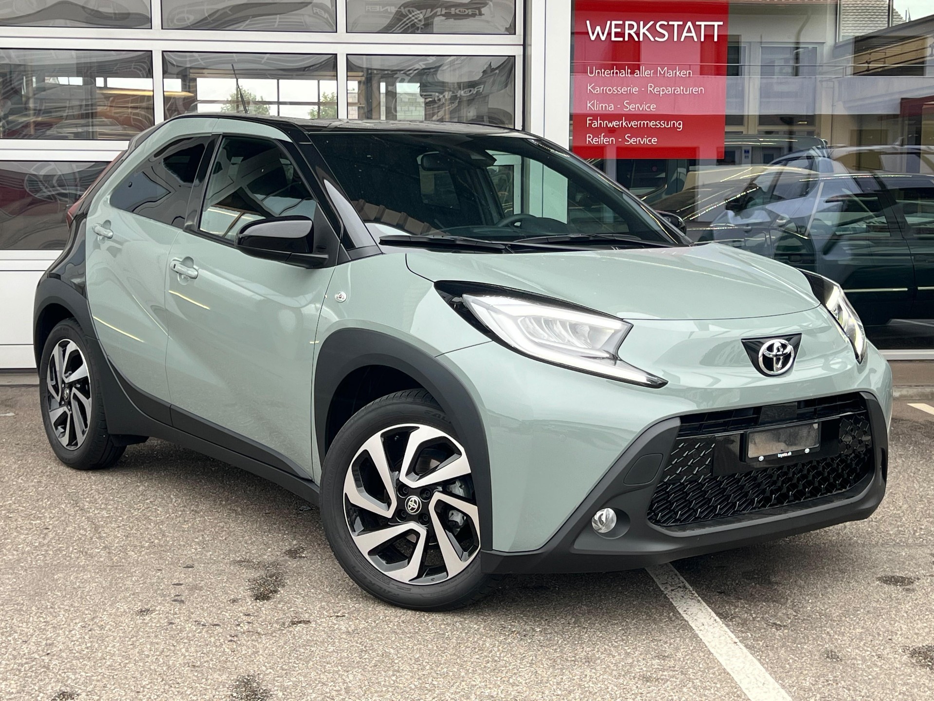 TOYOTA Aygo X 1.0 VVT-i Trend-image-0
