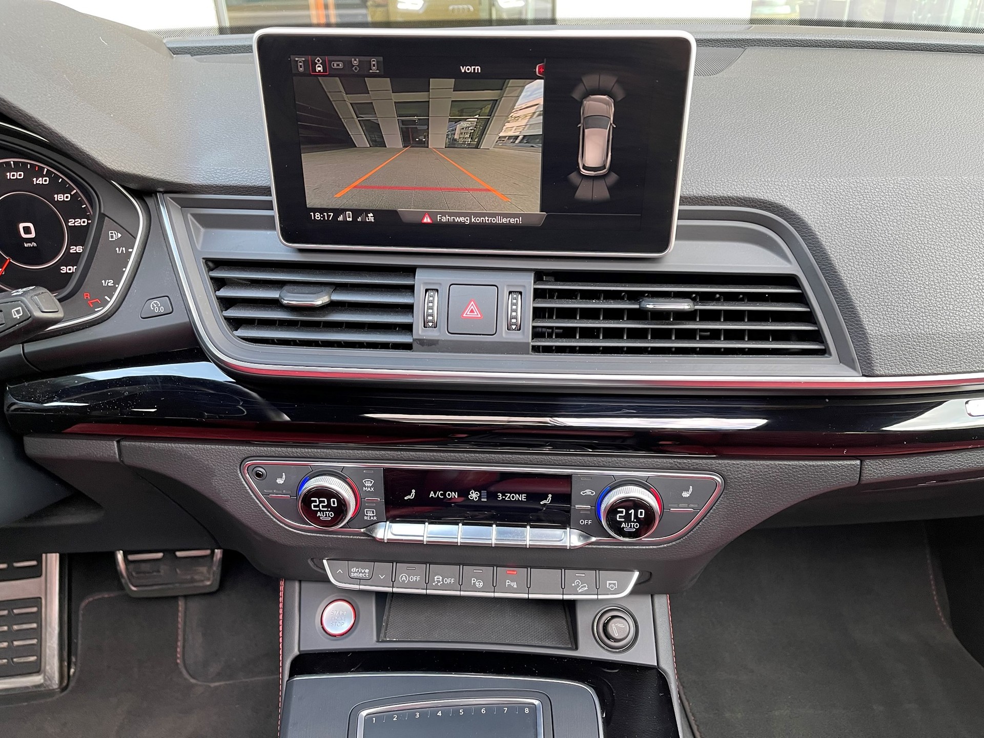 AUDI SQ5 3.0 TFSI quattro S-tronic-image-15