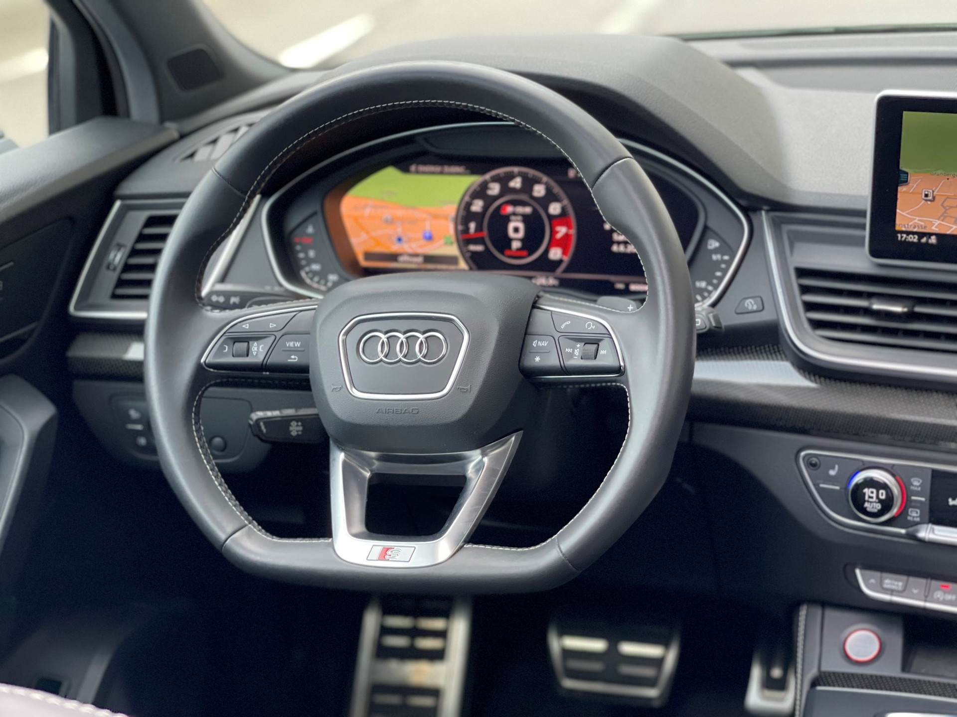AUDI SQ5 3.0 TFSI quattro S-tronic-image-13