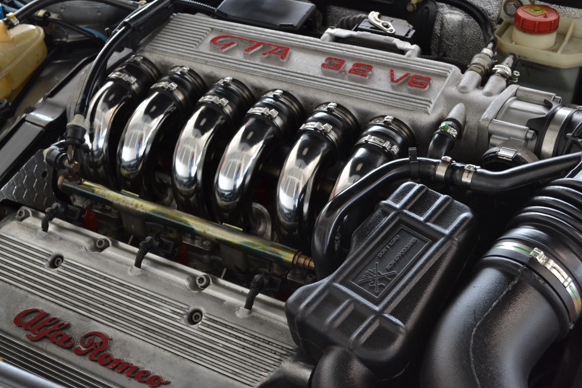 ALFA ROMEO 147 3.2 GTA-image-9