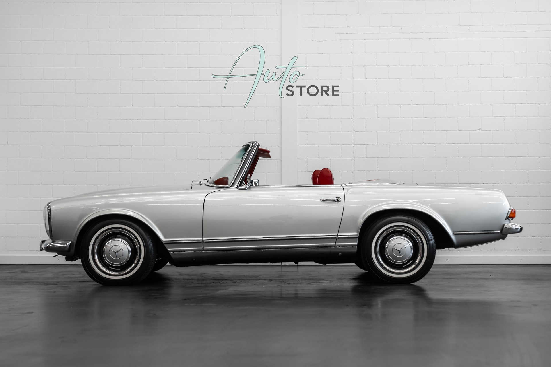 MERCEDES-BENZ 280 SL Pagode-showroom-element-2