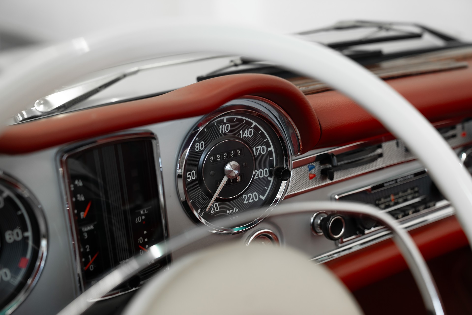 MERCEDES-BENZ 280 SL Pagode-image-18