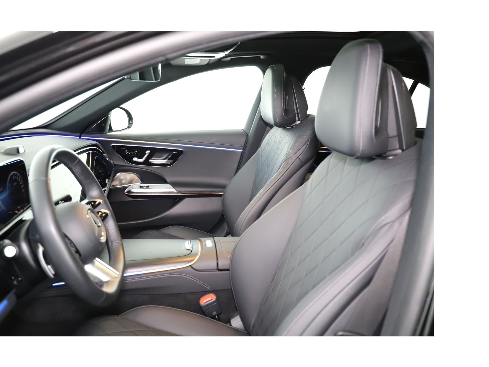 MERCEDES-BENZ E 400 e 4Matic 9G-Tronic-image-10