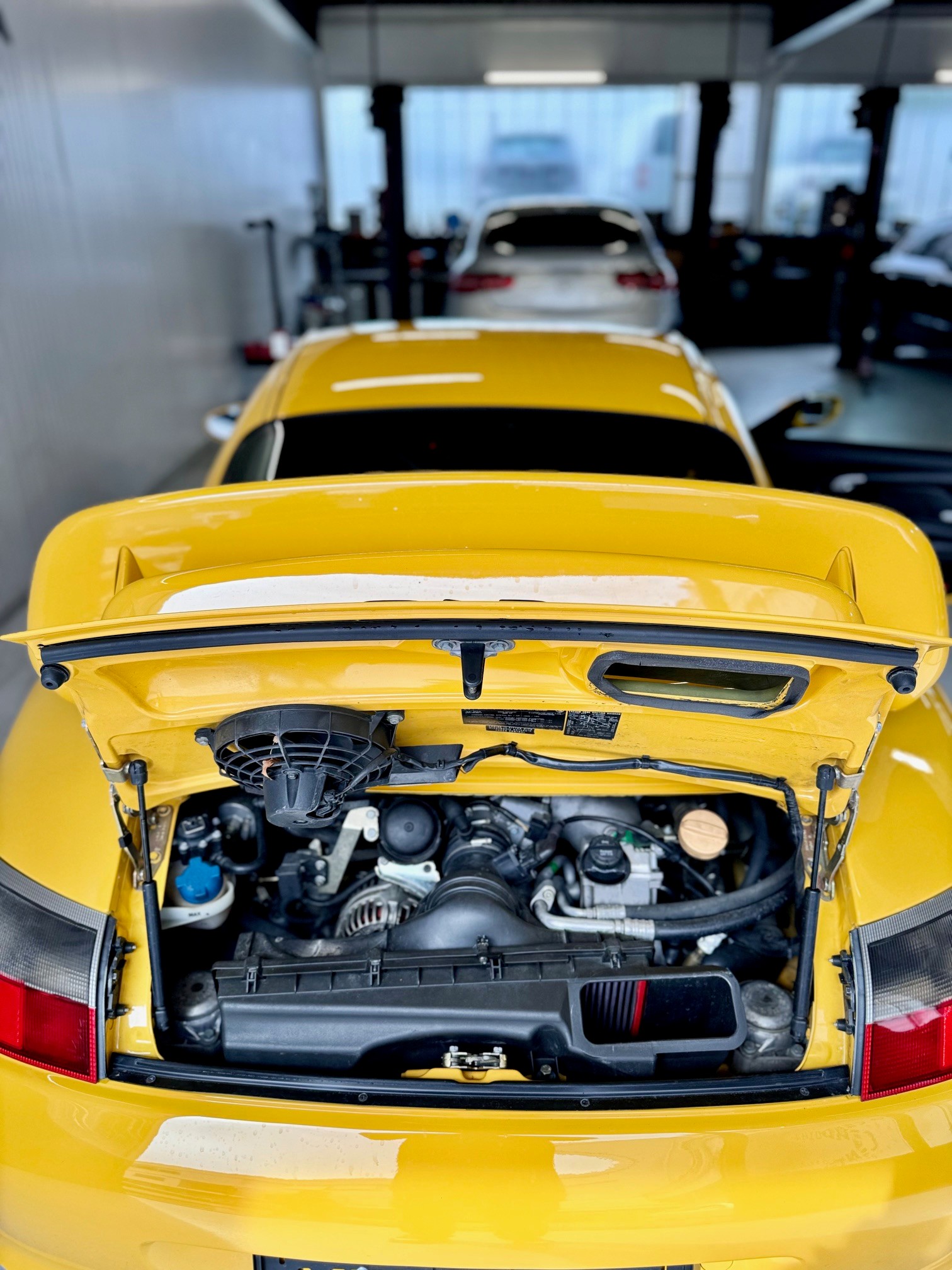 PORSCHE 911 GT3-image-4