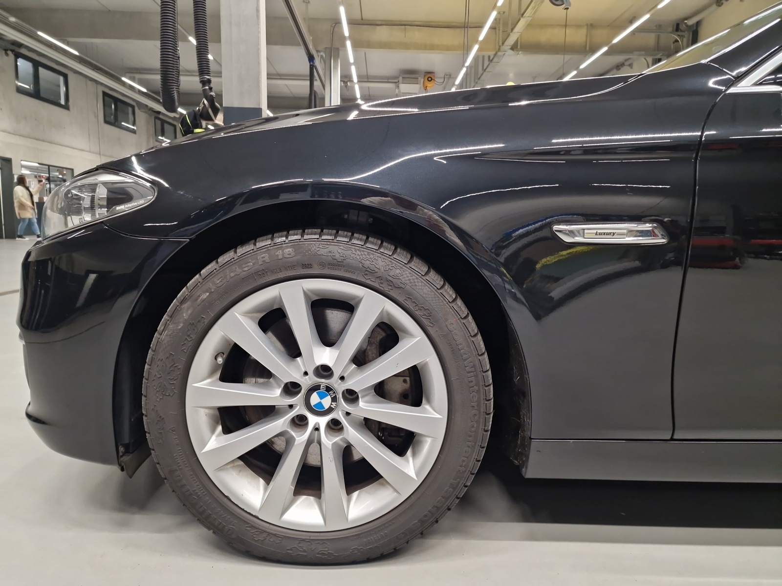 BMW 530d Touring xDrive Luxury Line Steptronic-image-11