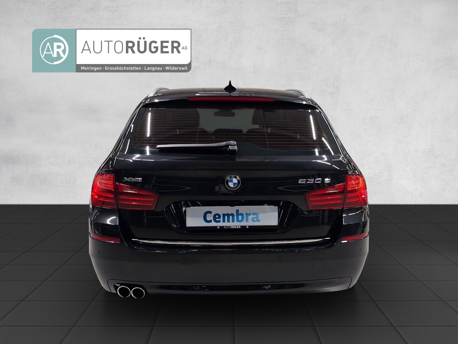BMW 530d Touring xDrive Luxury Line Steptronic-image-4