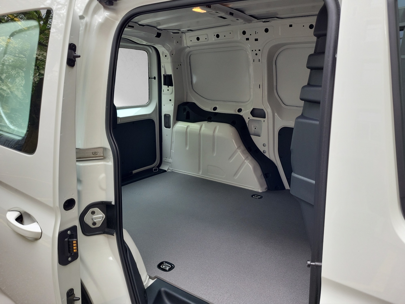 VW Caddy Cargo Entry 1.5TSI 116PS DSG-image-16