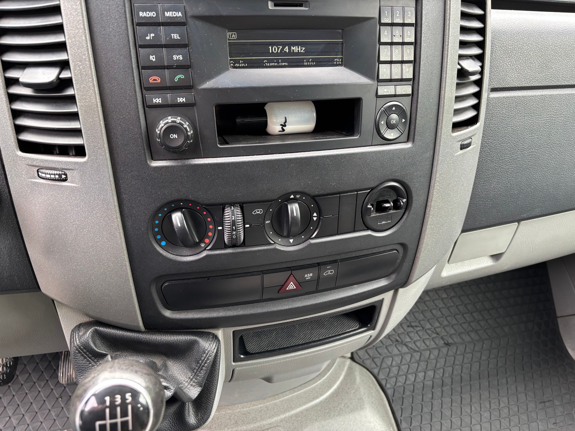 VW Crafter 35 2.0 TDI CR-image-10
