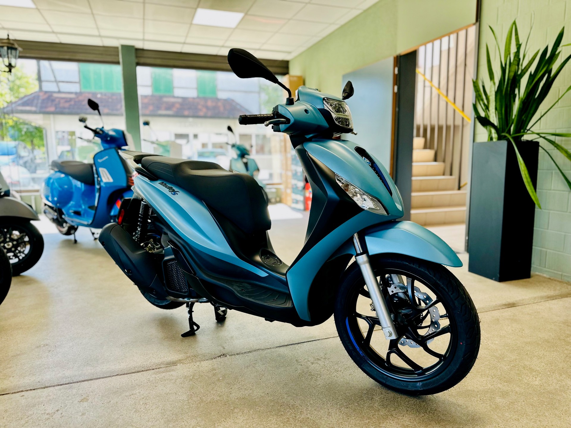 PIAGGIO Medley 125 Sport E5+-showroom-element-1