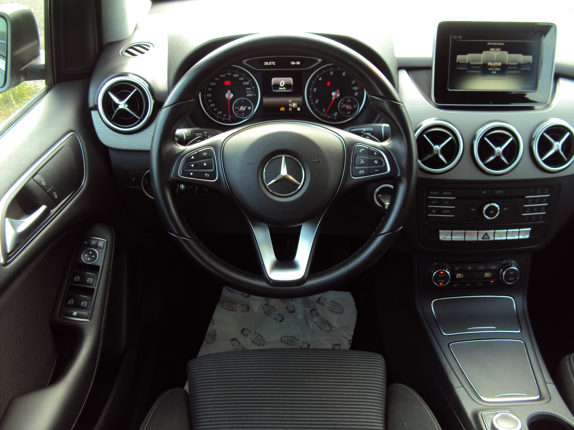 MERCEDES-BENZ B 250 4Matic 7G-DCT-image-8