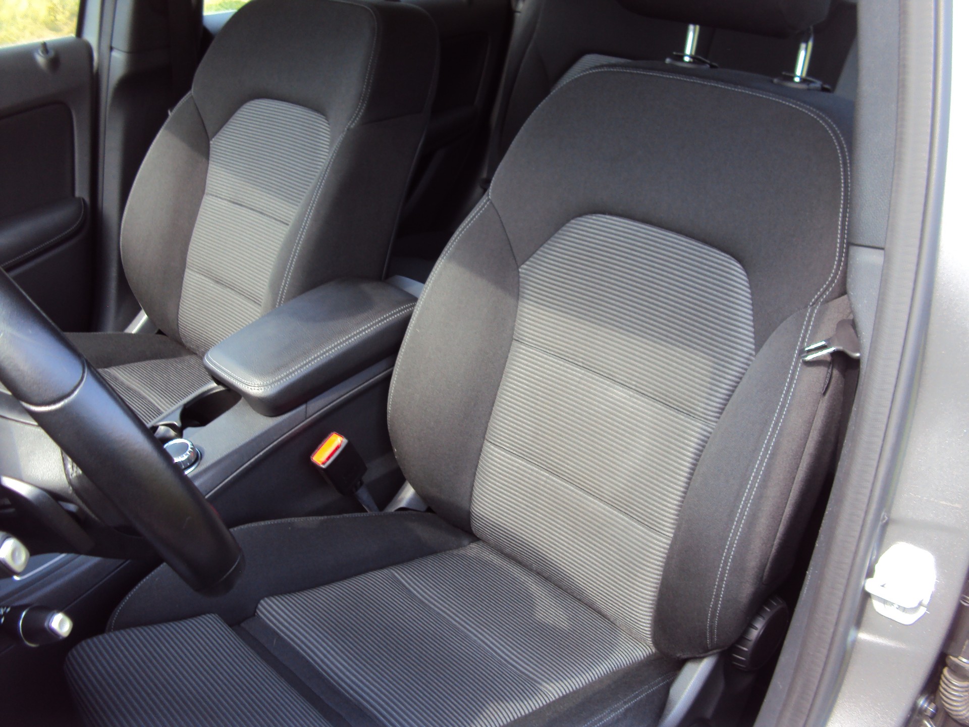 MERCEDES-BENZ B 250 4Matic 7G-DCT-image-13