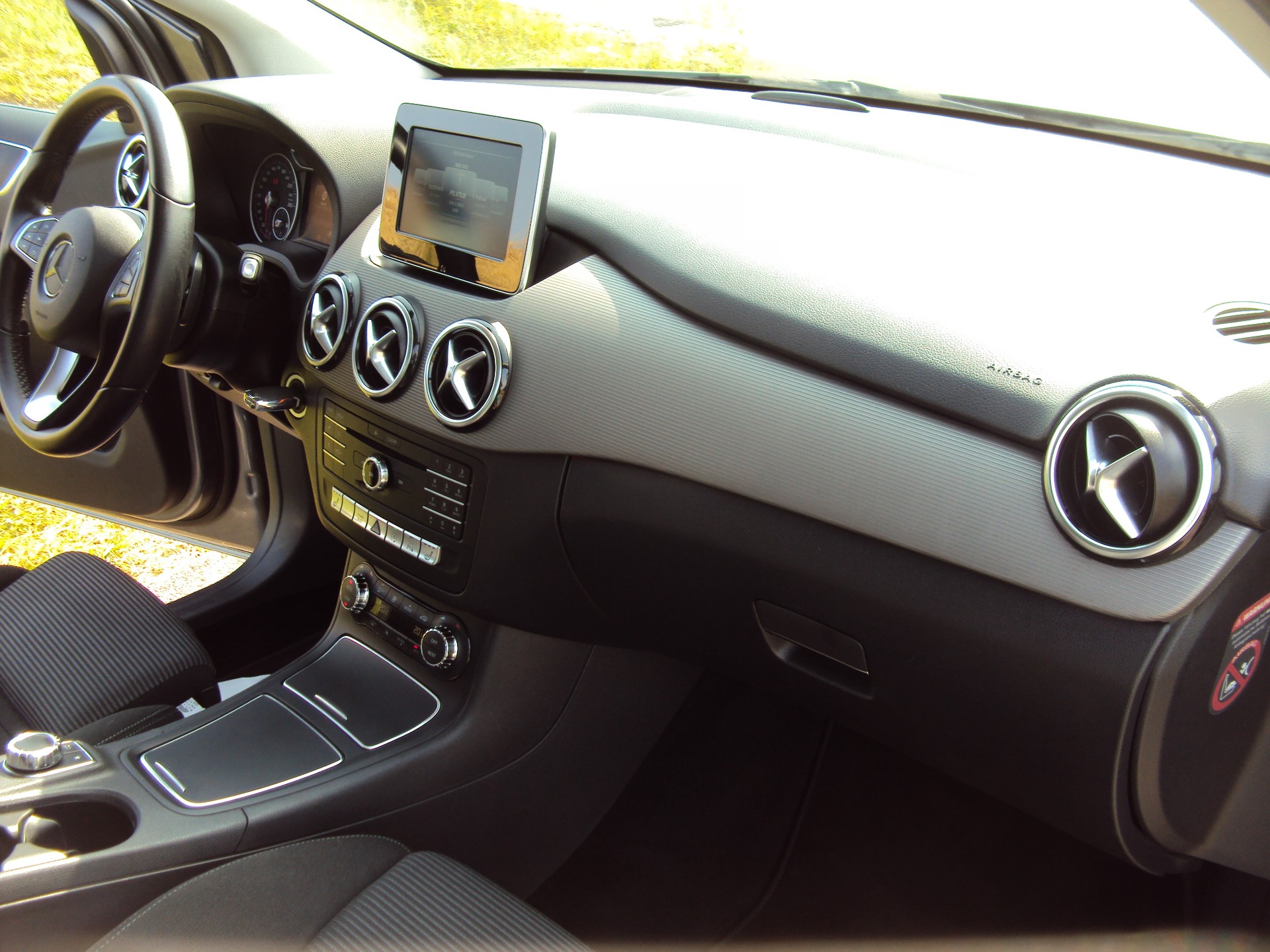 MERCEDES-BENZ B 250 4Matic 7G-DCT-image-12