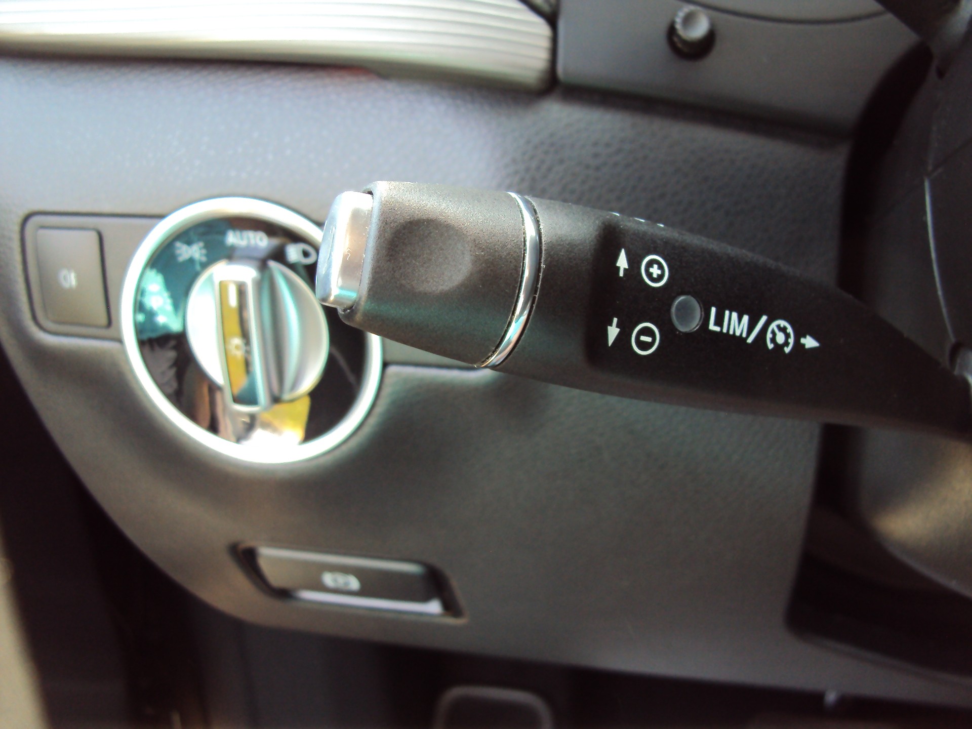 MERCEDES-BENZ B 250 4Matic 7G-DCT-image-11