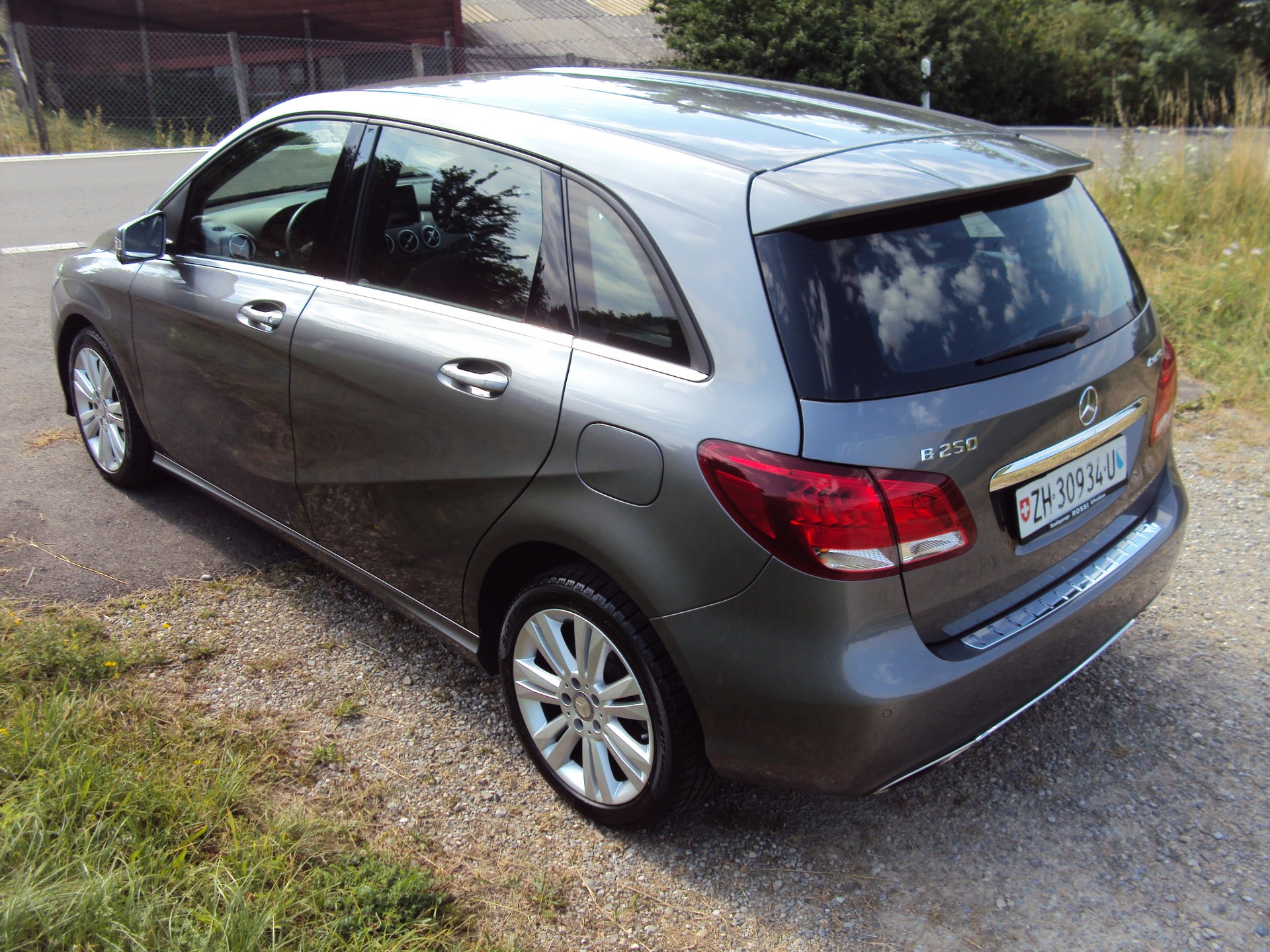 MERCEDES-BENZ B 250 4Matic 7G-DCT-image-3