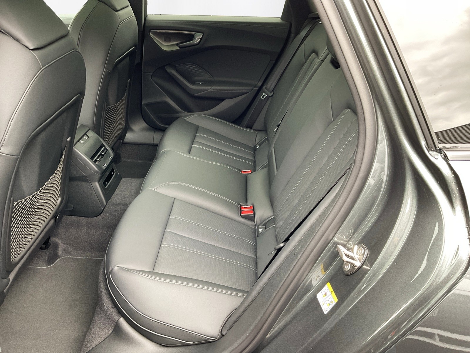 AUDI A5 Avant e-hybrid quattro Attraction 220 kW S tronic-image-11