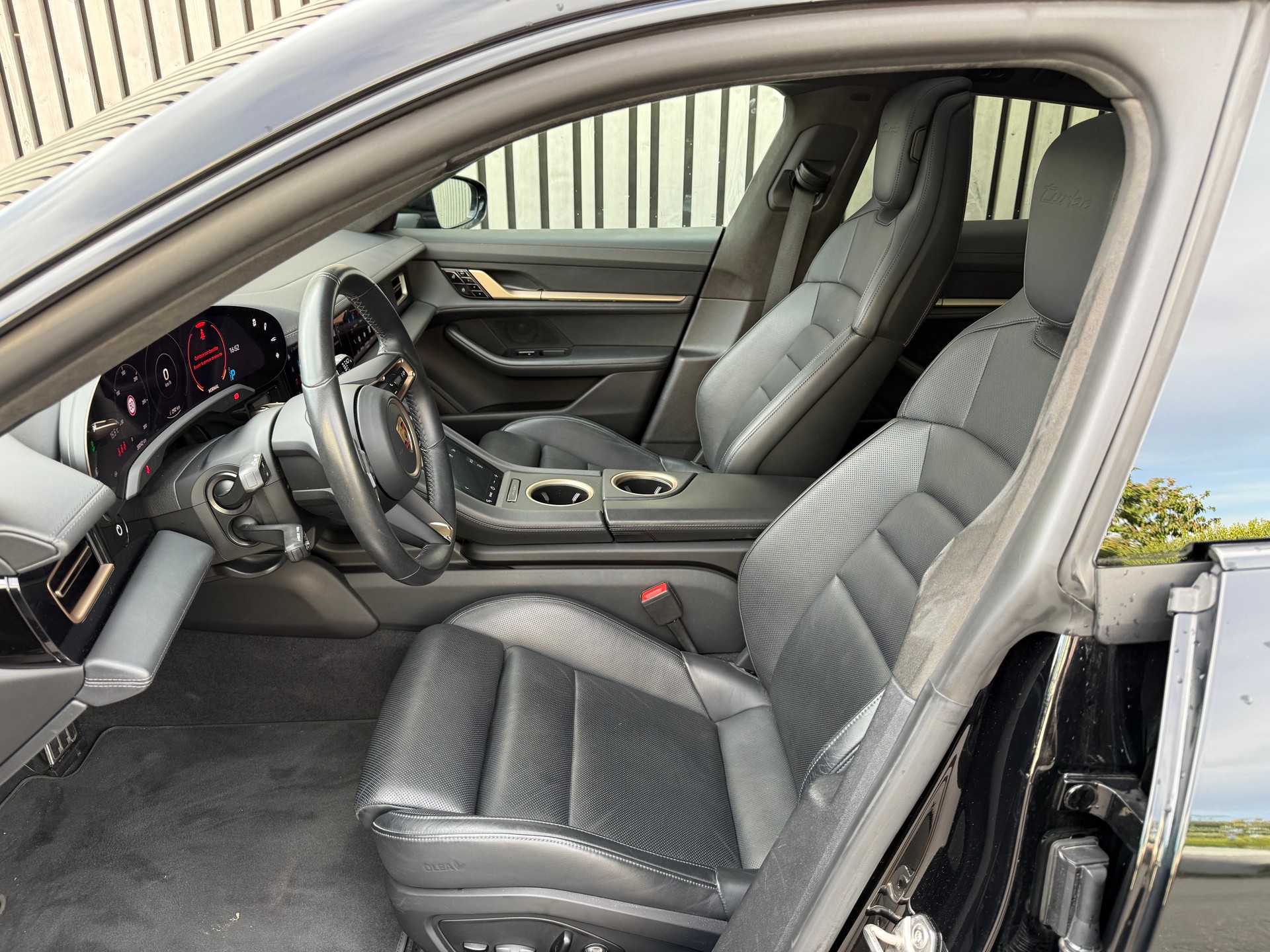PORSCHE Taycan Turbo Cross Turismo-image-7