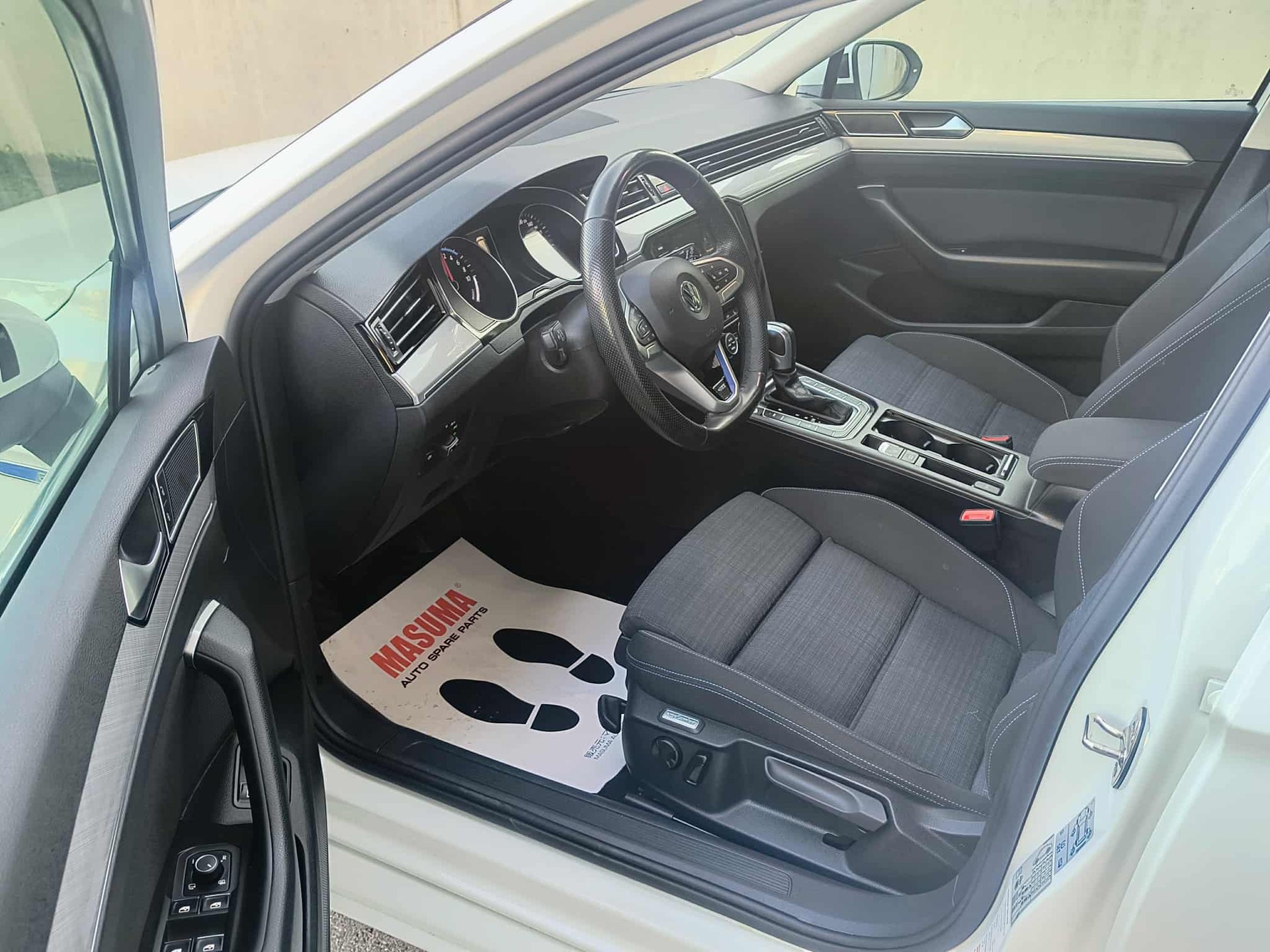 VW Passat Variant 1.4 TSI GTE Hybrid DSG-image-10