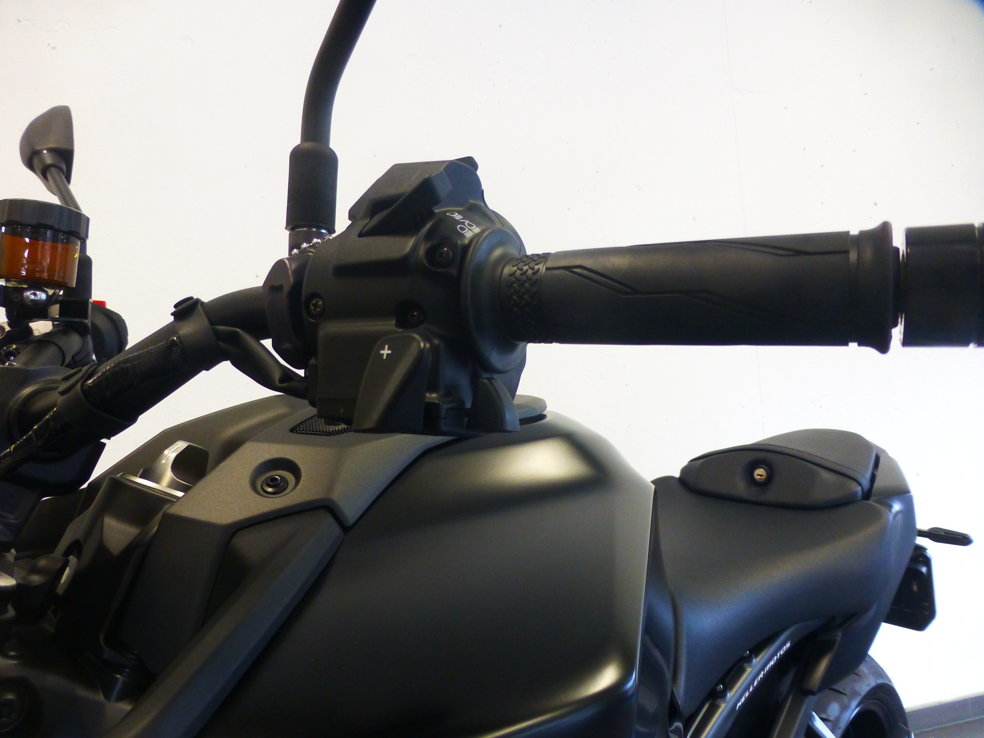YAMAHA MT-09 Y-AMT-image-9