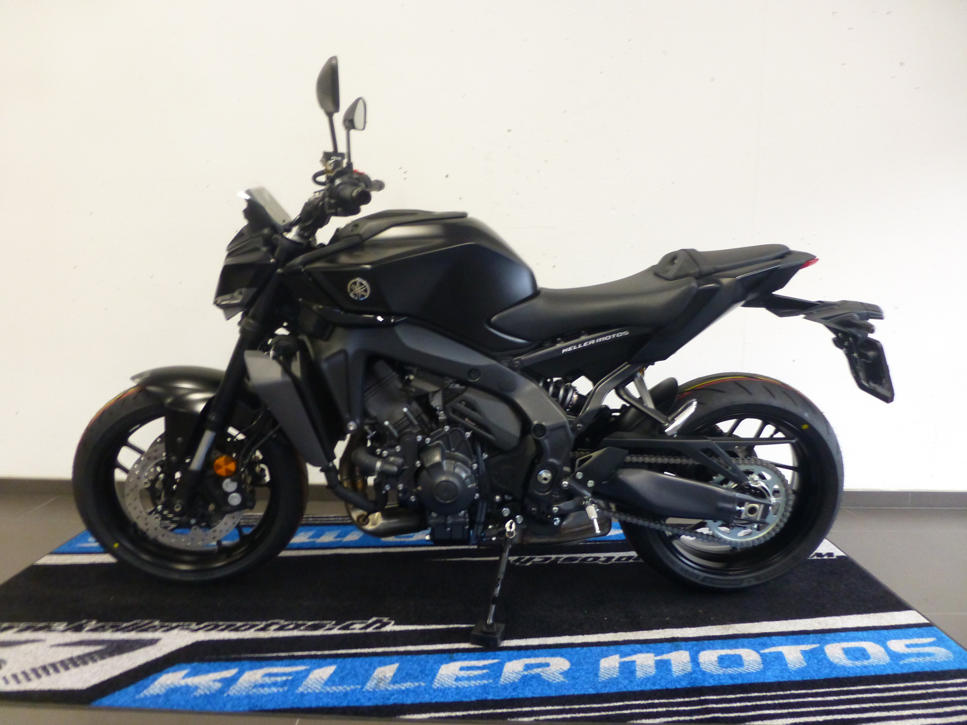 YAMAHA MT-09 Y-AMT-showroom-element-2