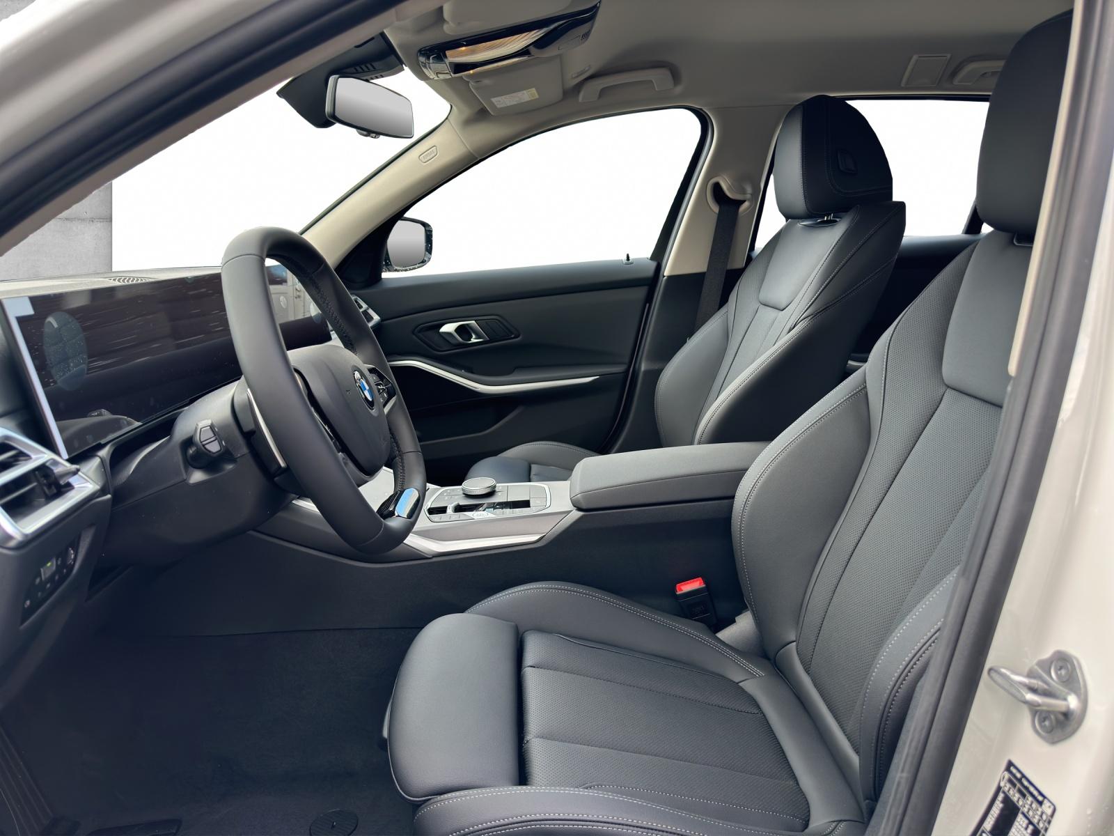 BMW 318d Touring-image-5