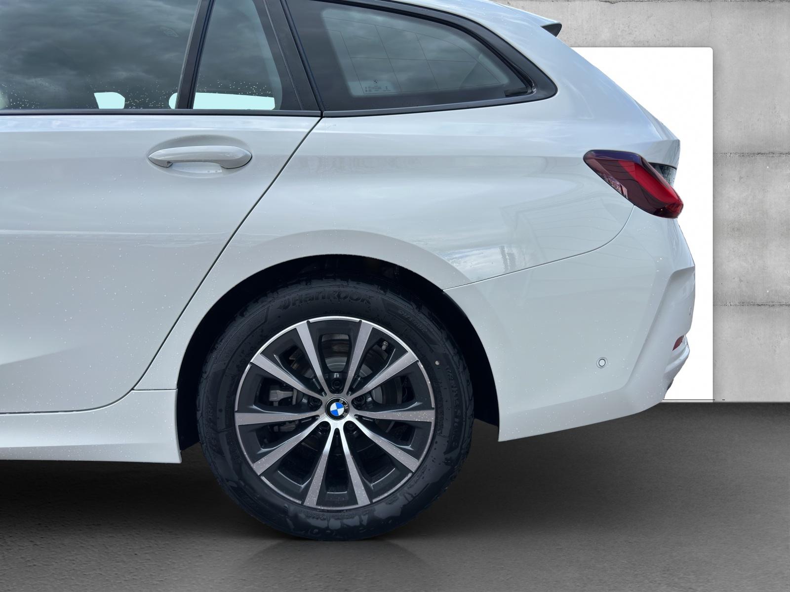 BMW 318d Touring-image-15