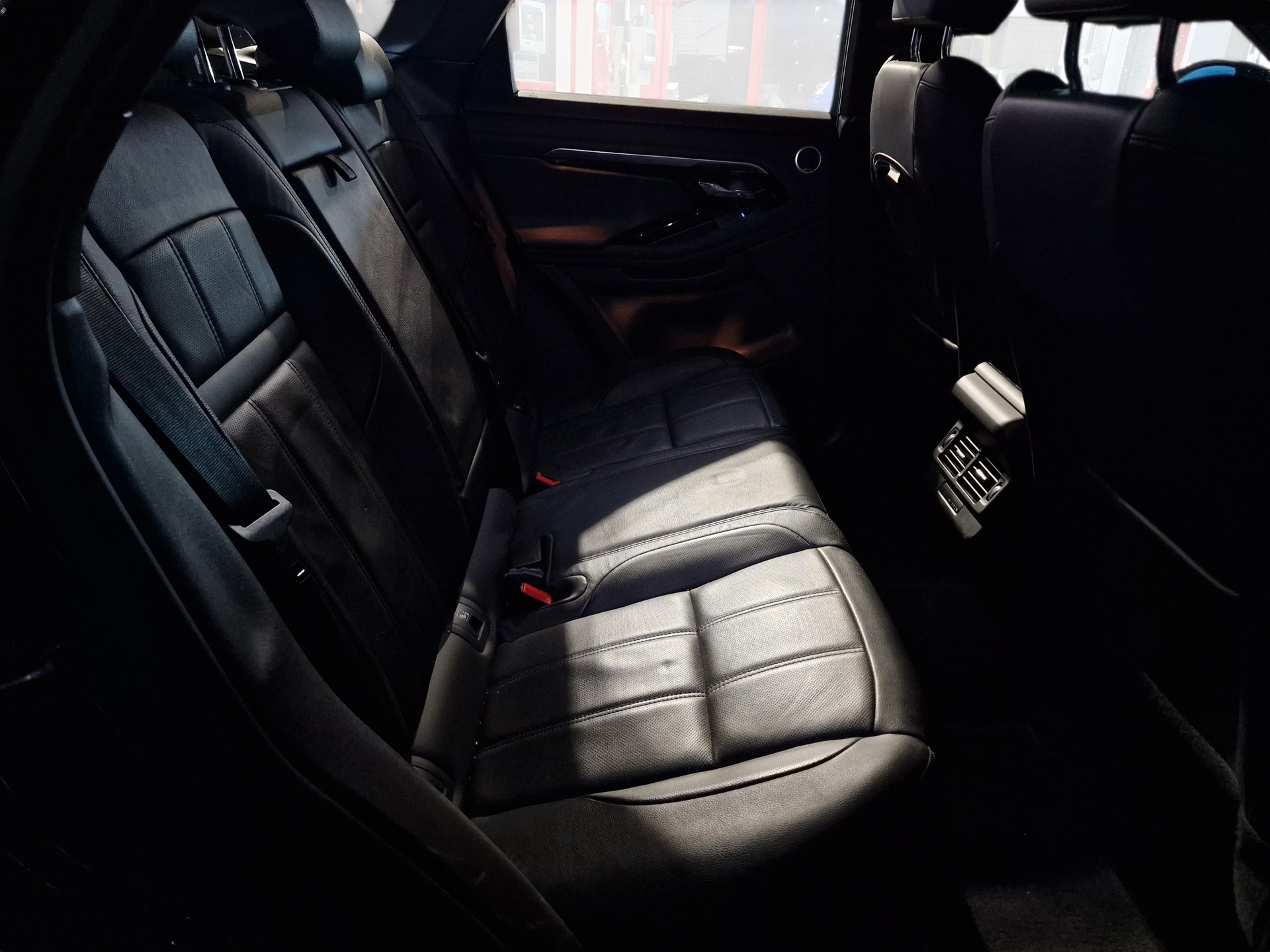 LAND ROVER Range Rover Evoque R-Dynamic P 250 HSE AT9-image-8