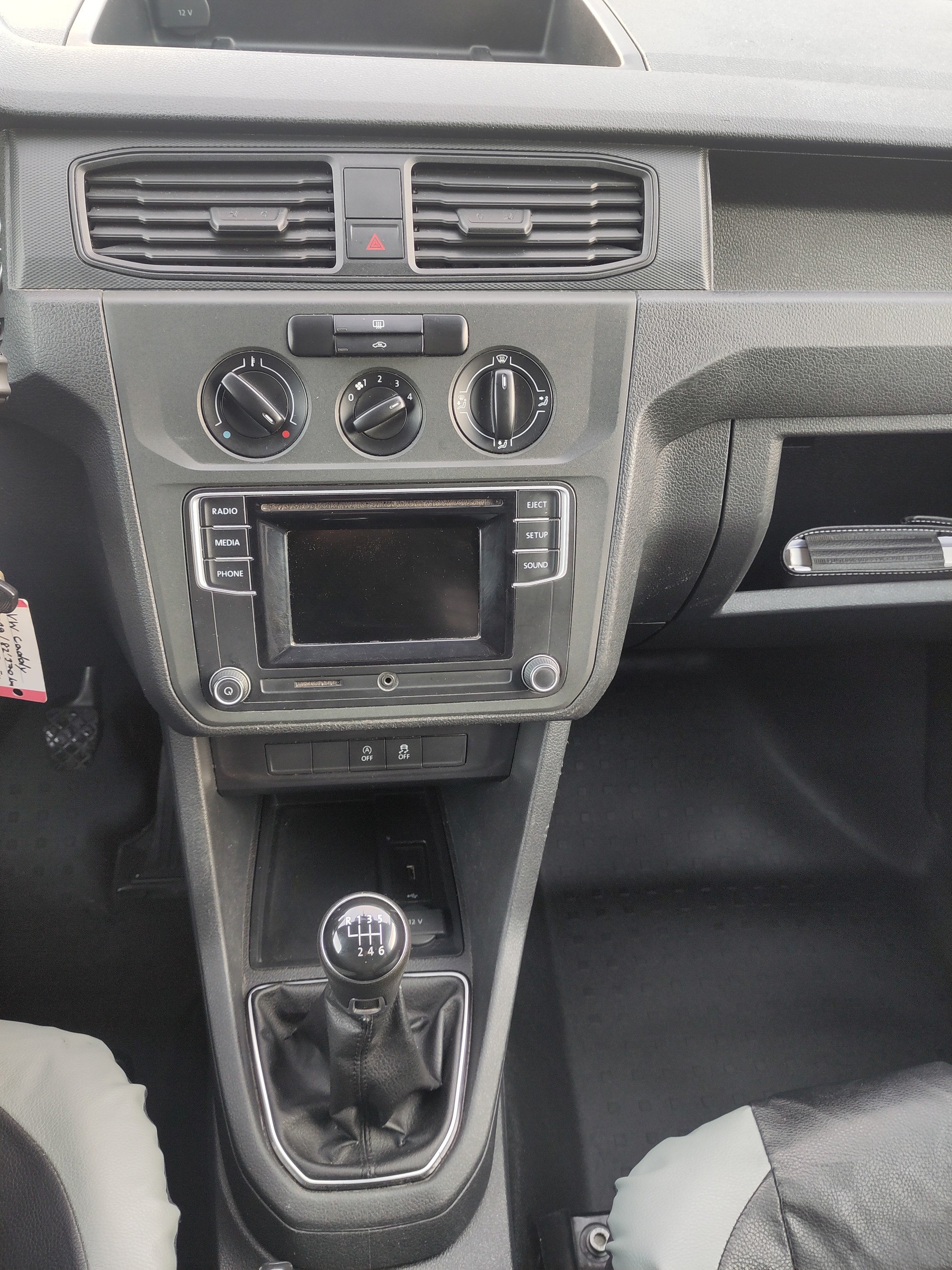 VW Caddy 2.0TDI 4Motion BlueMotion Technology-image-9