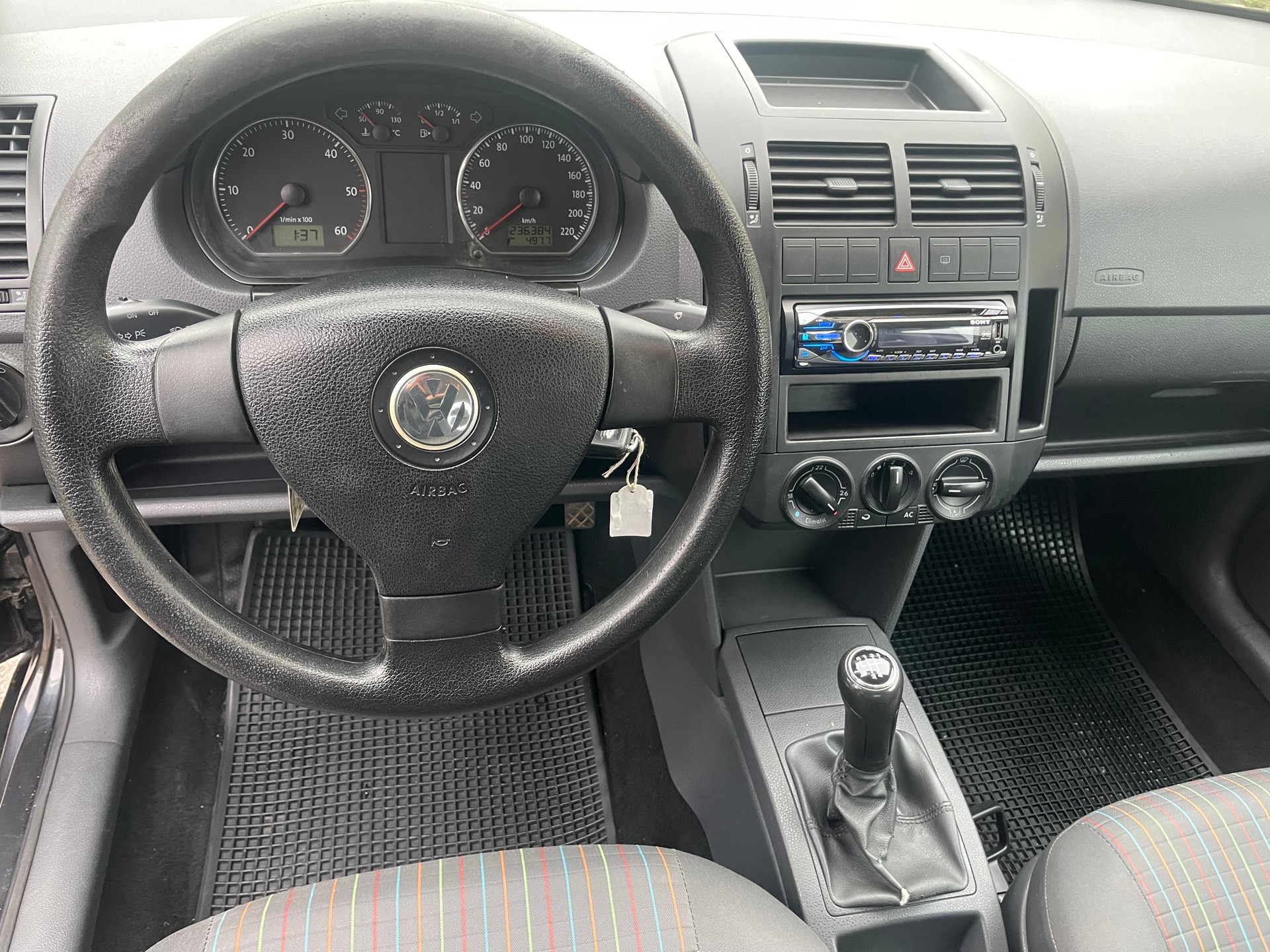 VW POLO-image-10