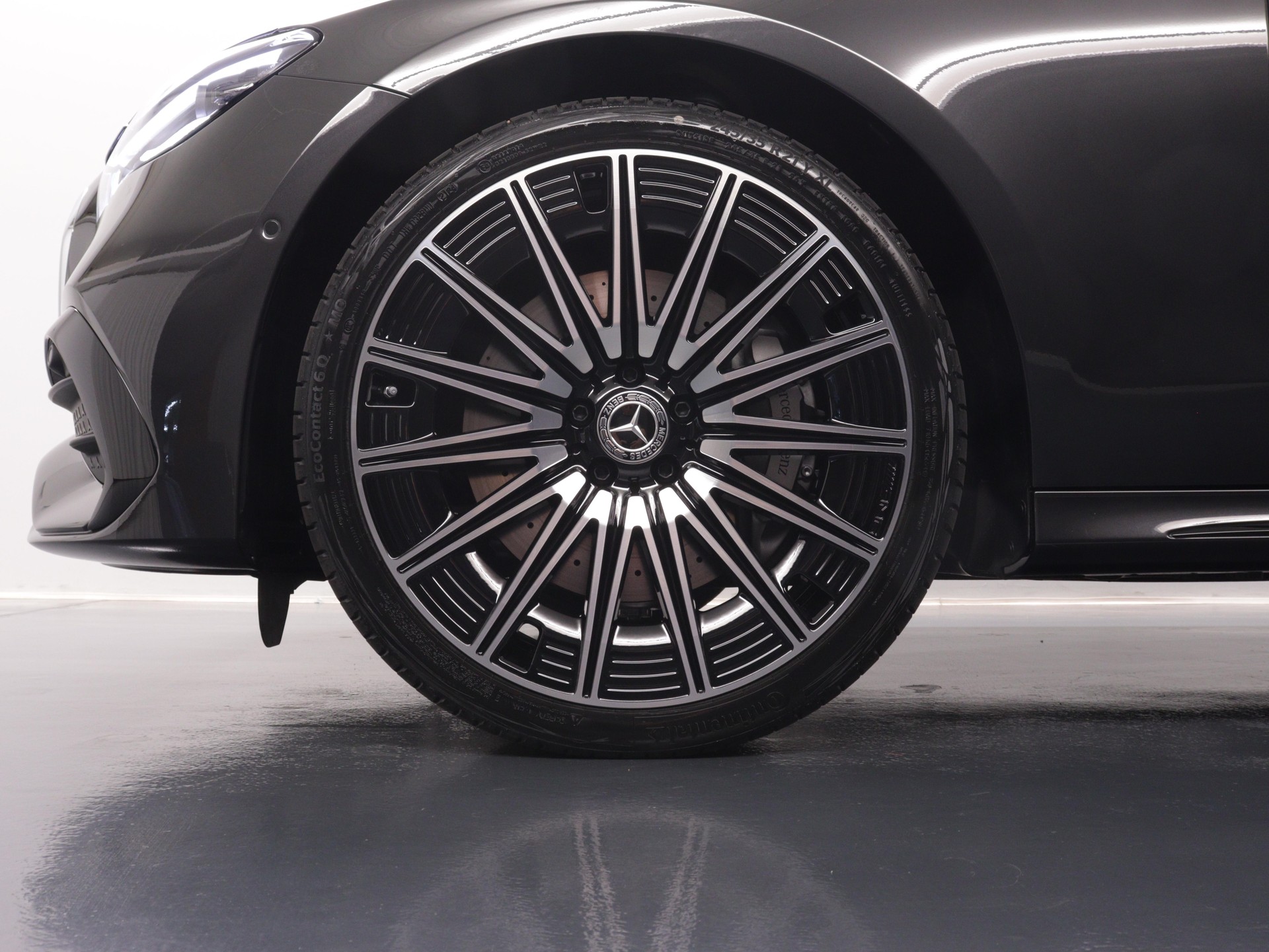 MERCEDES-BENZ E 220 d AMG Line 4matic-image-15