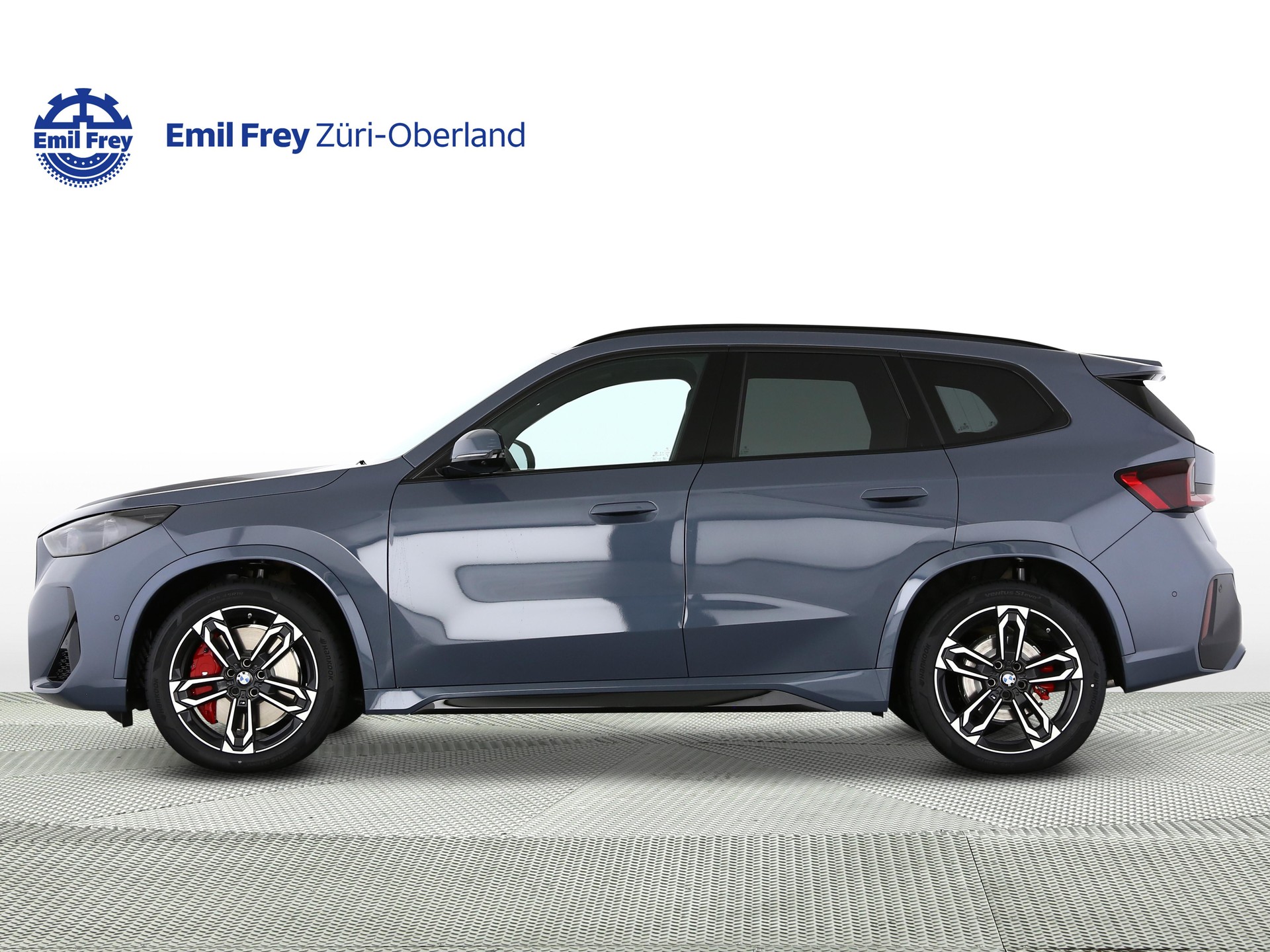 BMW X1 23i xDrive-image-1