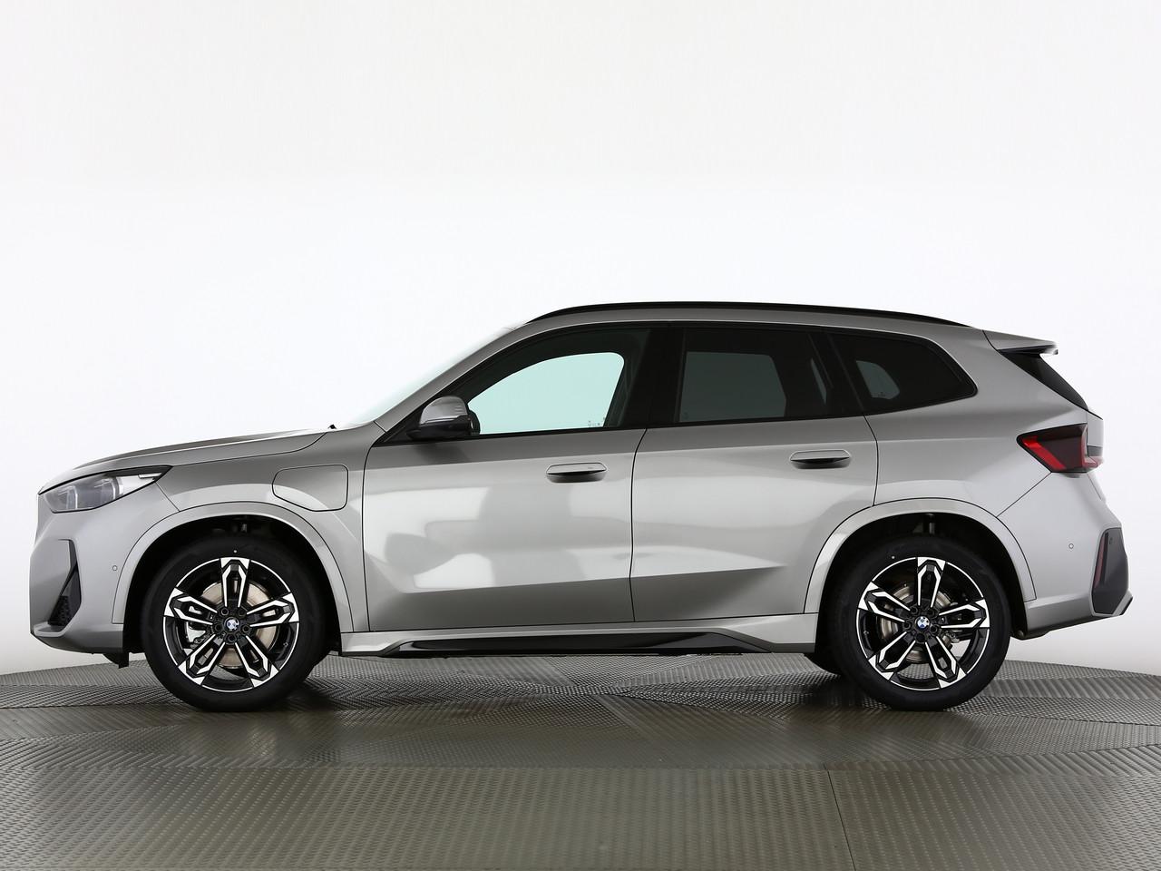 BMW X1 30e xDrive paddles-showroom-element-2