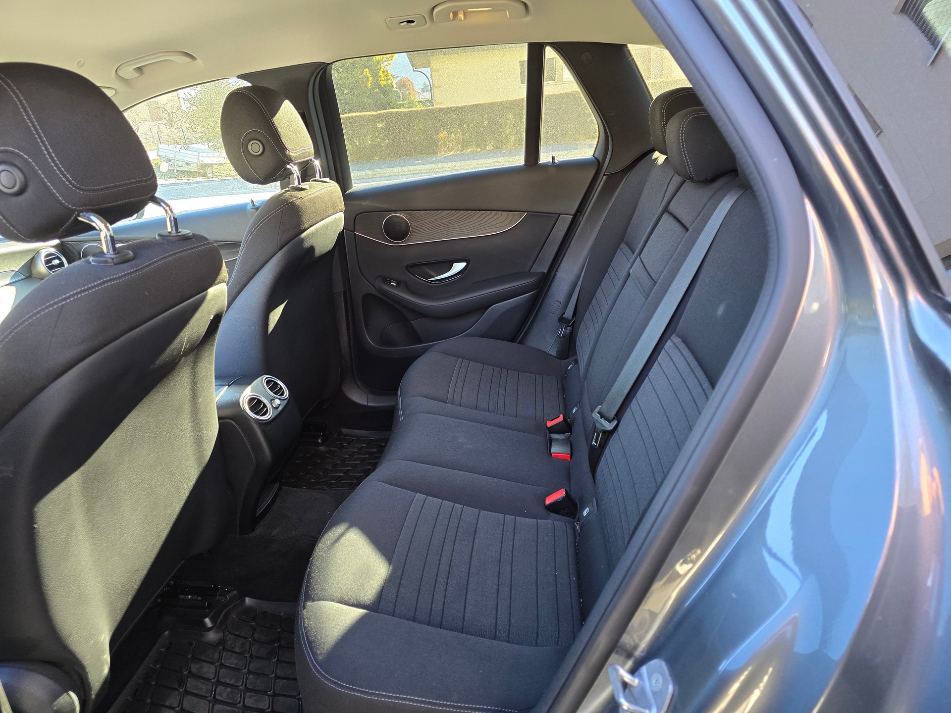 MERCEDES-BENZ GLC 200 4Matic 9G-Tronic Hybride léger essence/électrique-image-12