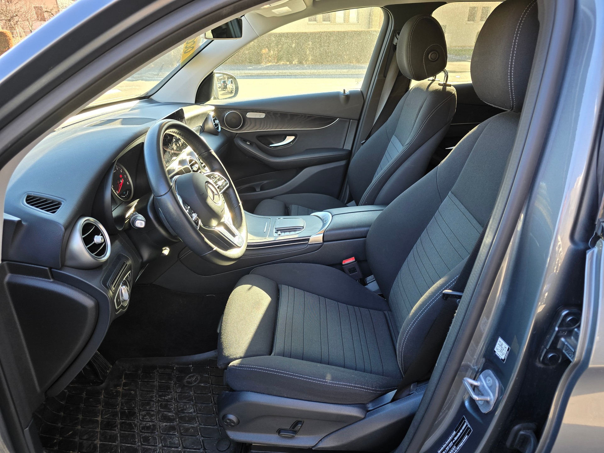 MERCEDES-BENZ GLC 200 4Matic 9G-Tronic Hybride léger essence/électrique-image-10