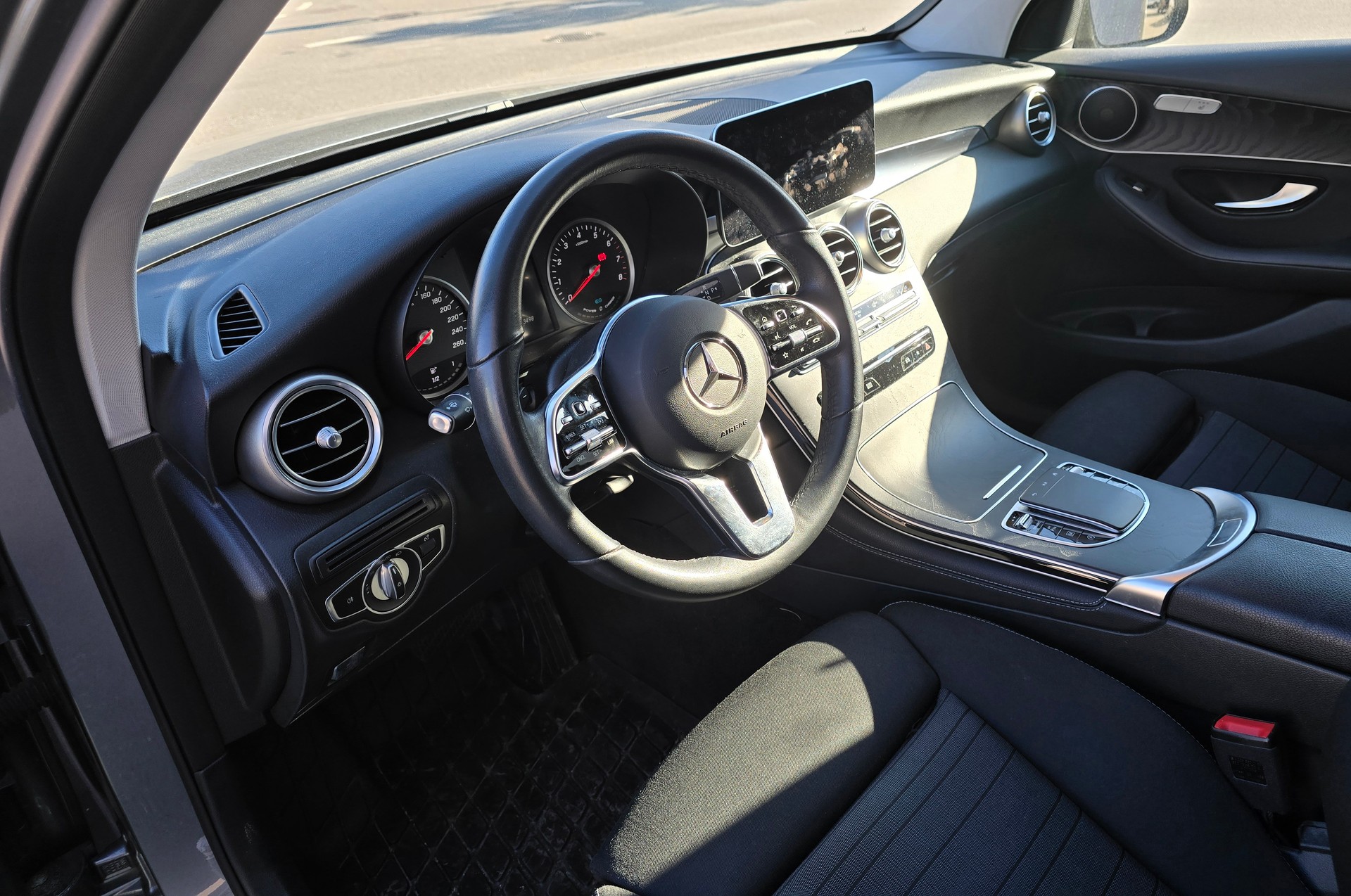 MERCEDES-BENZ GLC 200 4Matic 9G-Tronic Hybride léger essence/électrique-image-11
