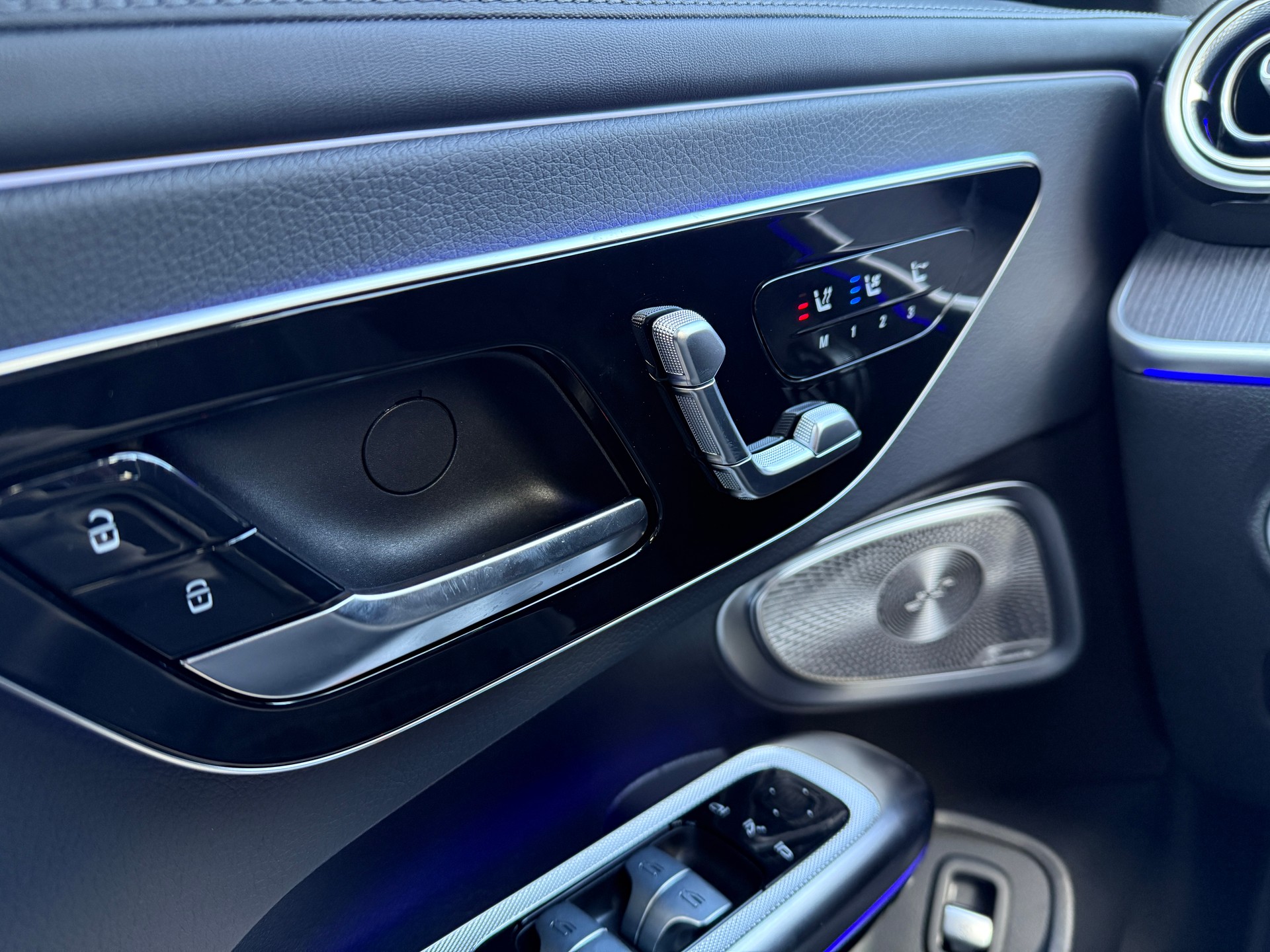 MERCEDES-BENZ CLE 200 Cabrio 4M-image-11