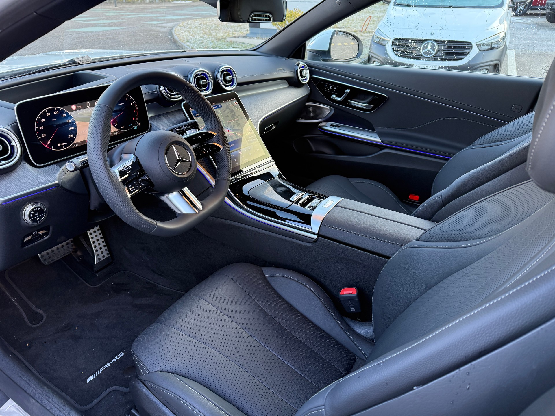 MERCEDES-BENZ CLE 200 Cabrio 4M-showroom-element-3