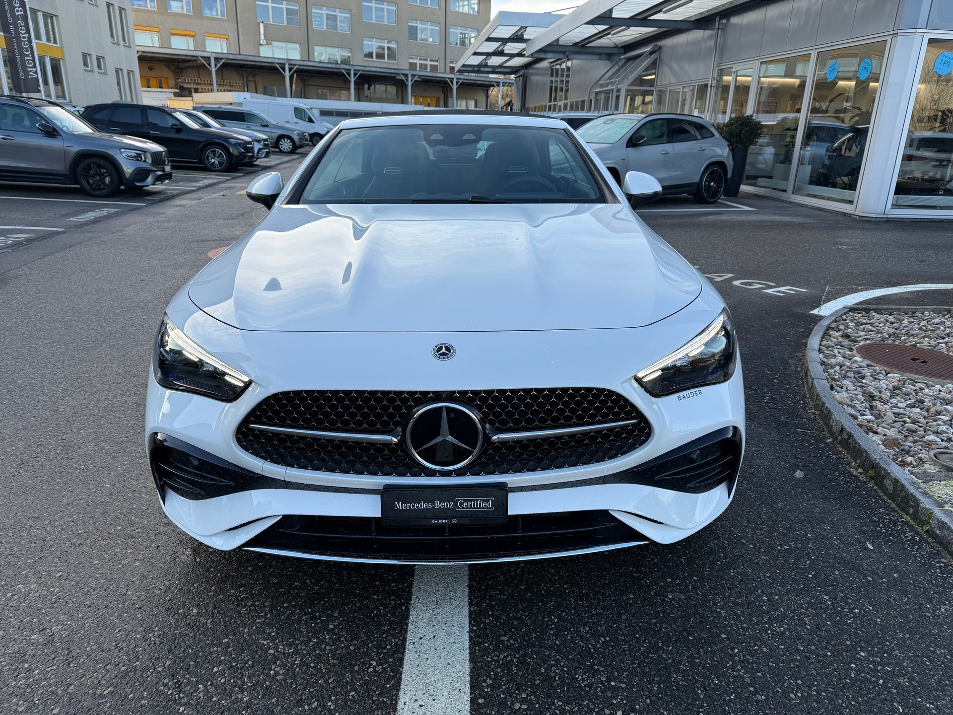 MERCEDES-BENZ CLE 200 Cabrio 4M-showroom-element-1