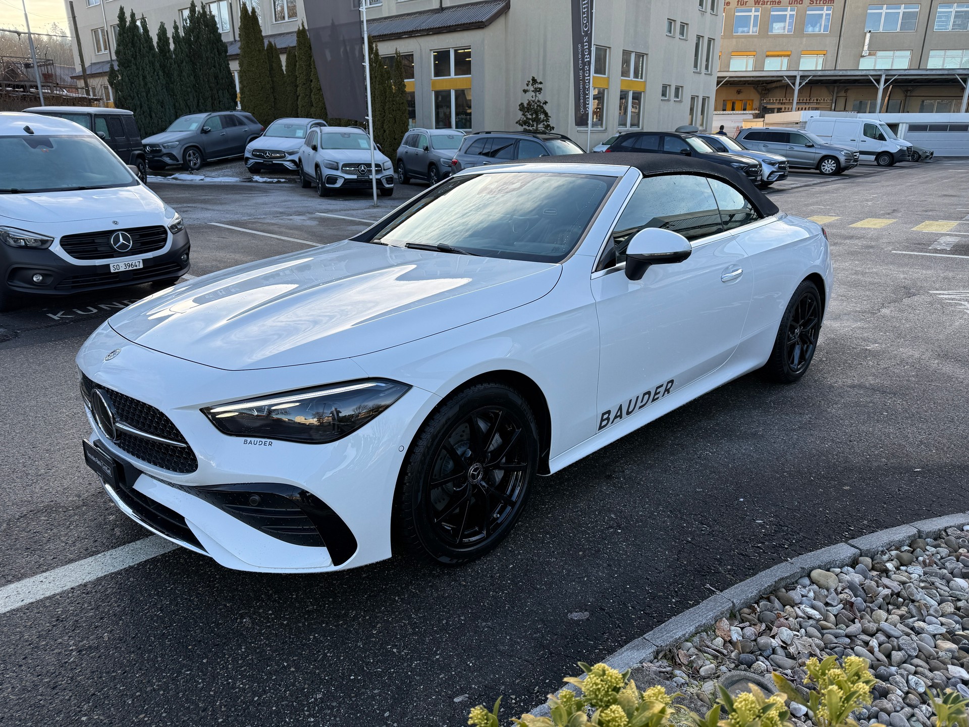 MERCEDES-BENZ CLE 200 Cabrio 4M-showroom-element-2