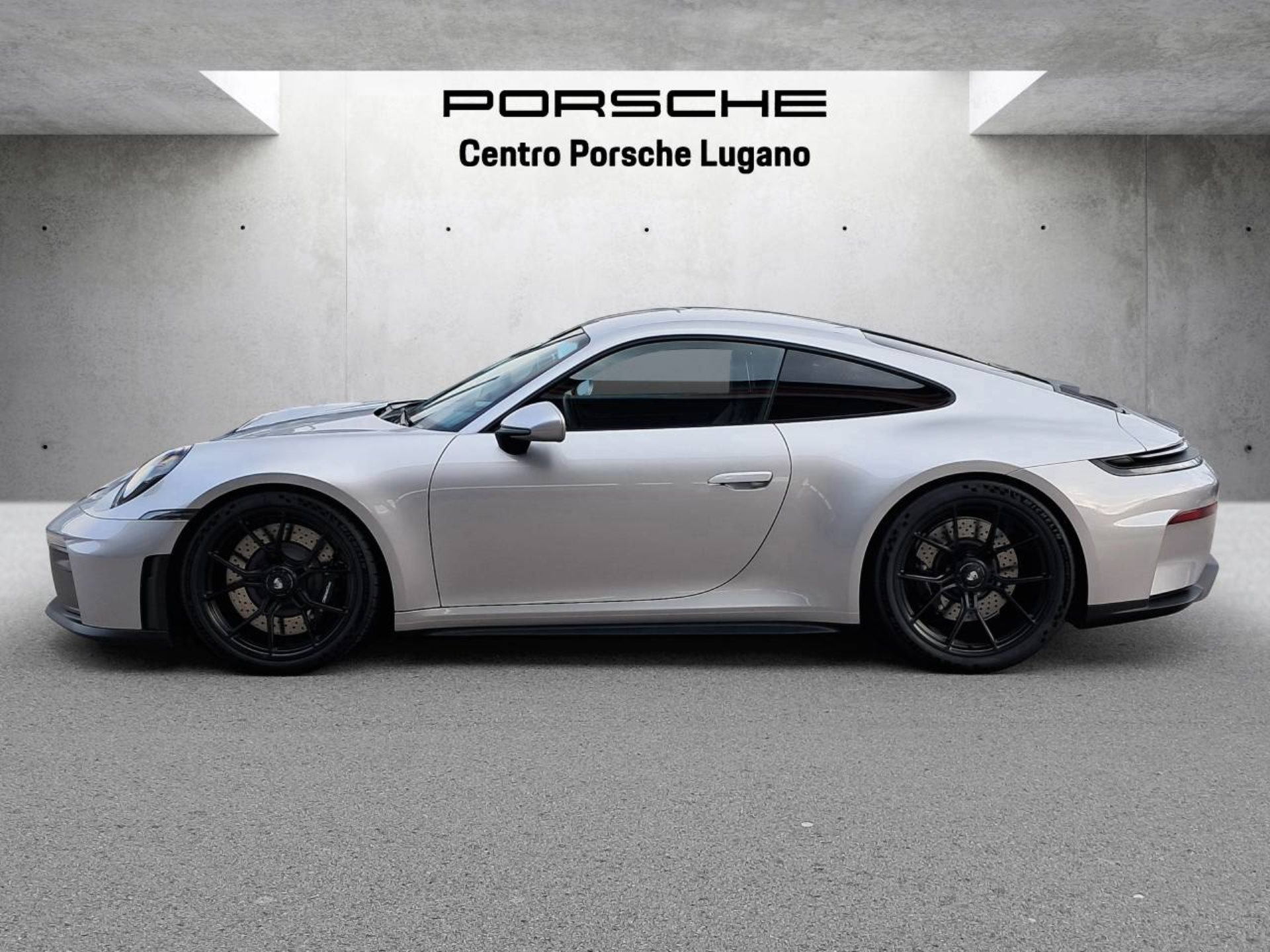 PORSCHE 911 GT3 con pacchetto Touring-image-1