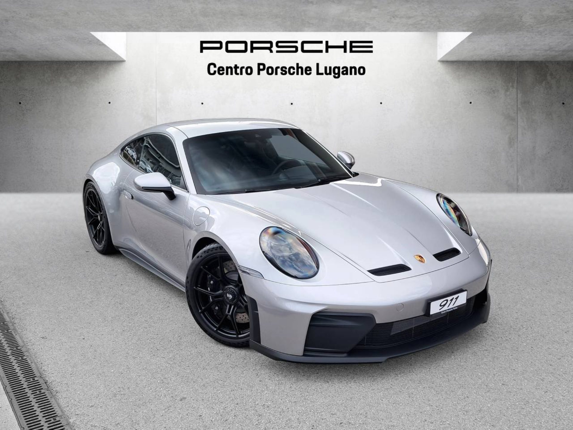 PORSCHE 911 GT3 con pacchetto Touring-image-0