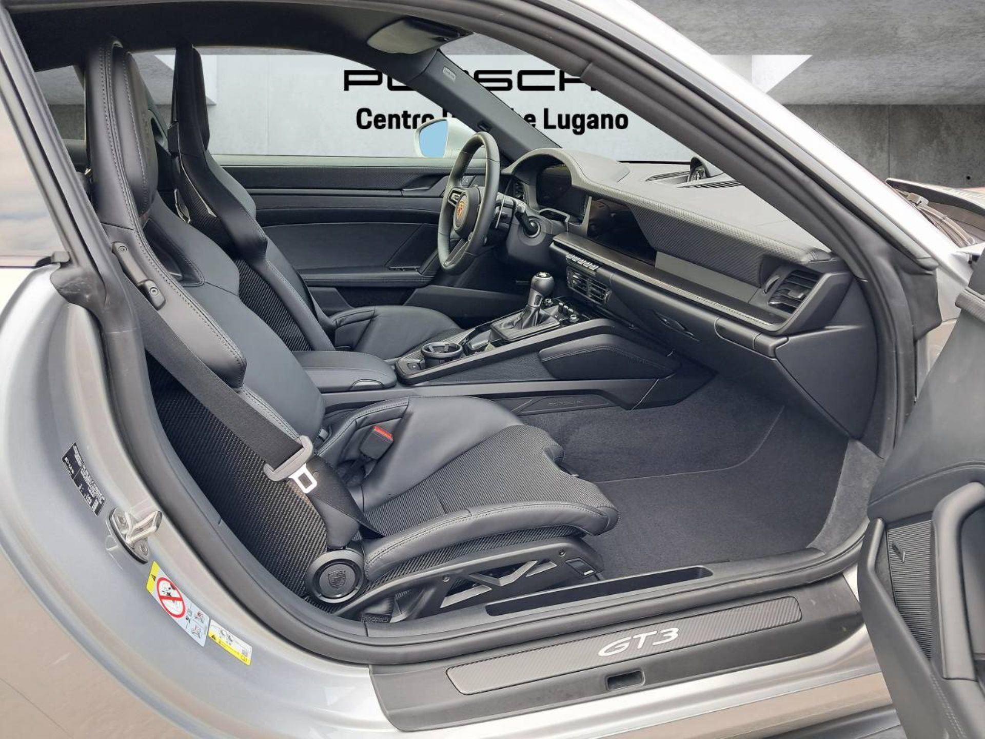 PORSCHE 911 GT3 con pacchetto Touring-image-13