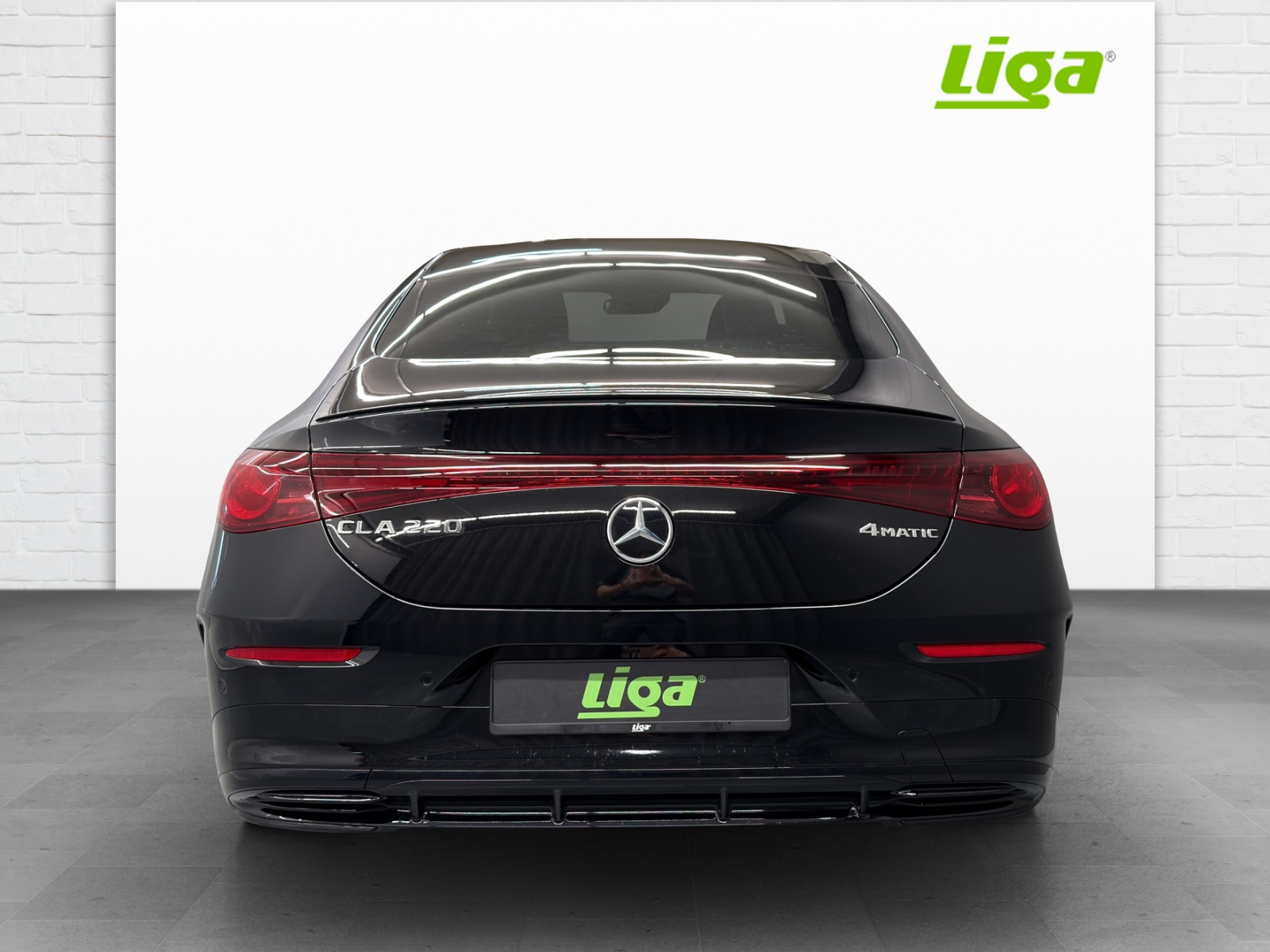 MERCEDES-BENZ CLA 220 AMG Line 4Matic-image-4