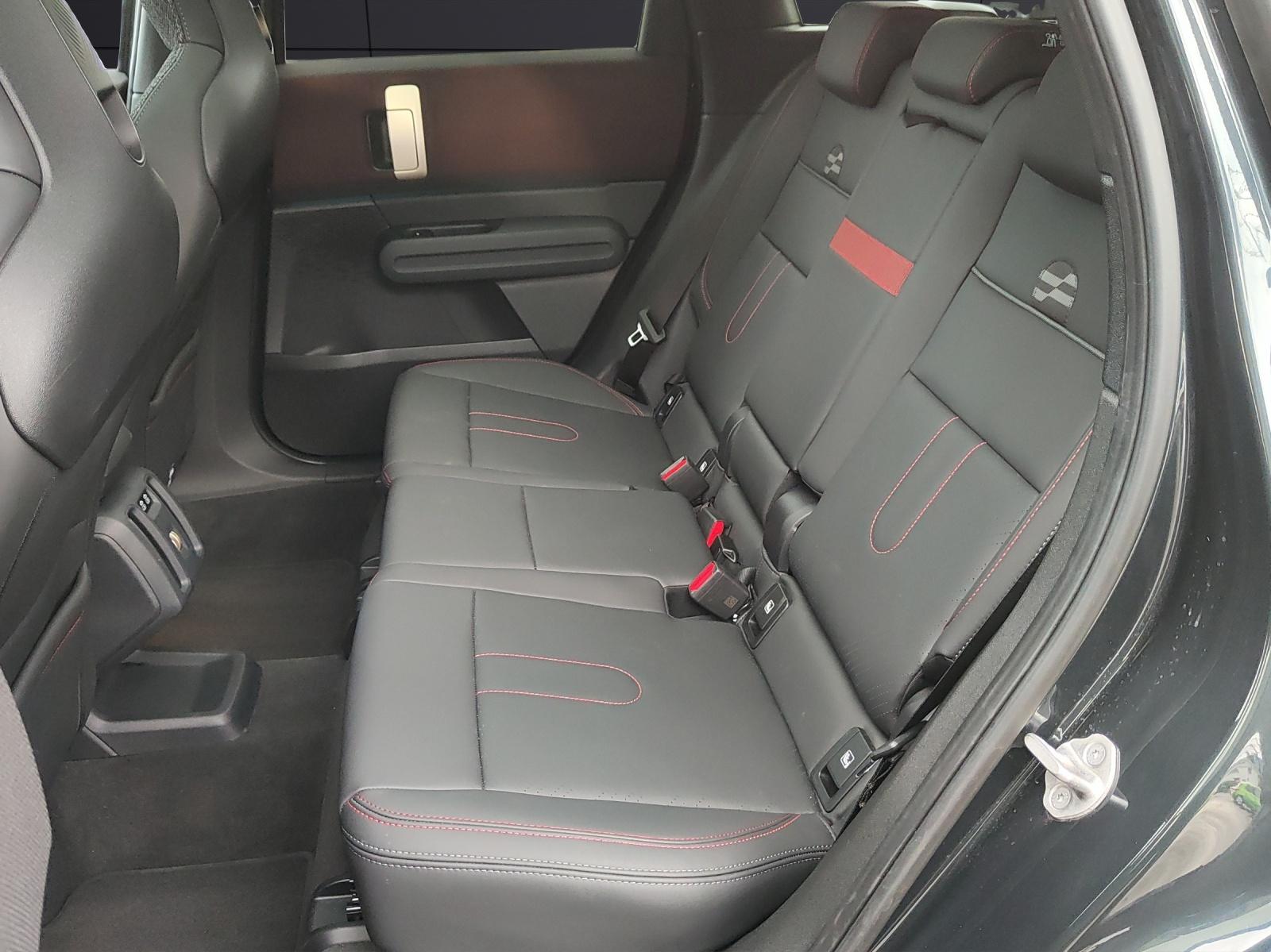 MINI Countryman U25 2.0i John Cooper Works ALL4-image-17