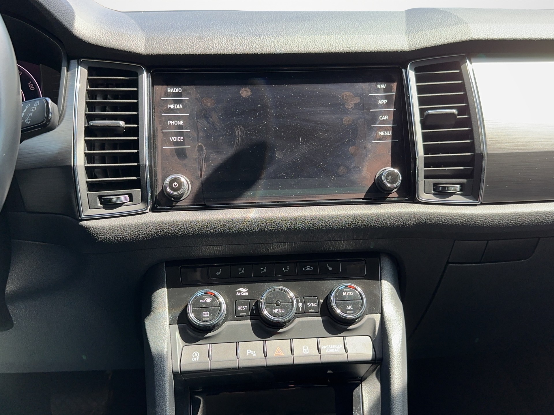 SKODA Kodiaq 2.0 TSI Ambition 4x4-image-12