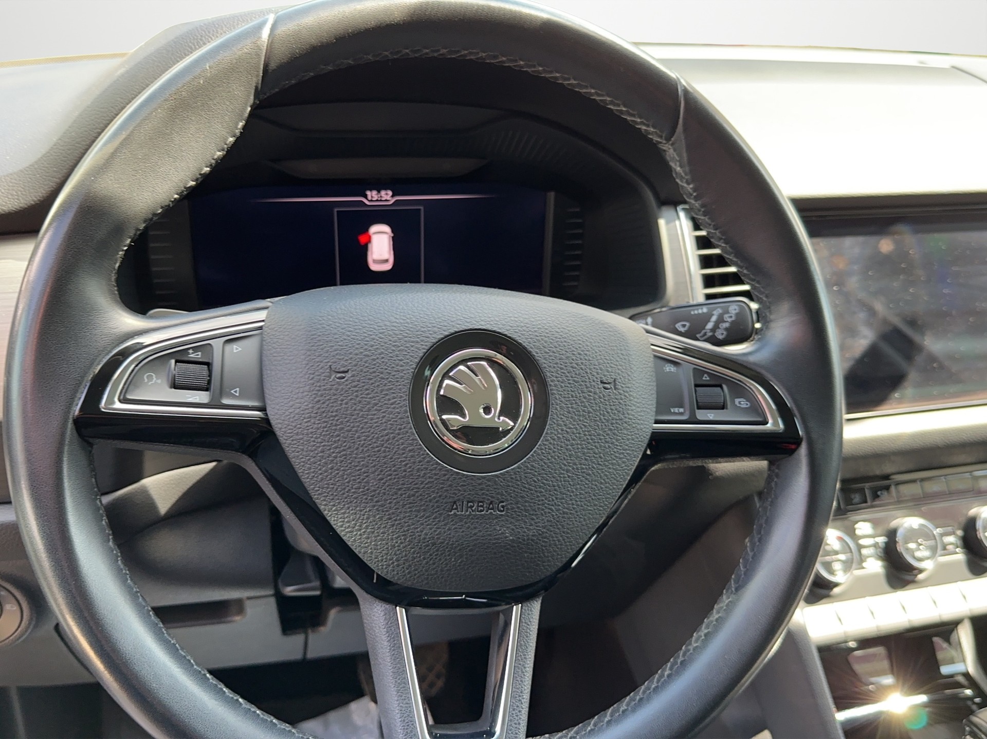 SKODA Kodiaq 2.0 TSI Ambition 4x4-image-9
